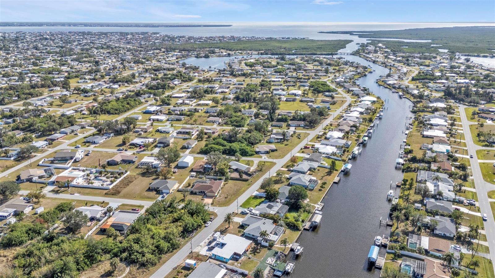 498 E TARPON BLVD NW, PORT CHARLOTTE, FL, 33952