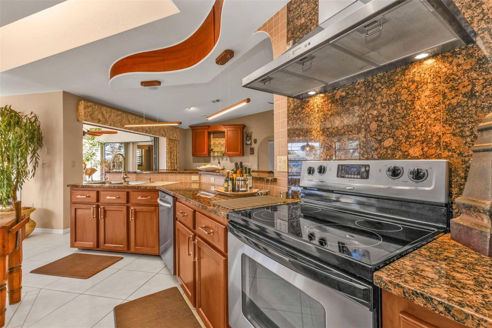 498 E TARPON BLVD NW, PORT CHARLOTTE, FL, 33952