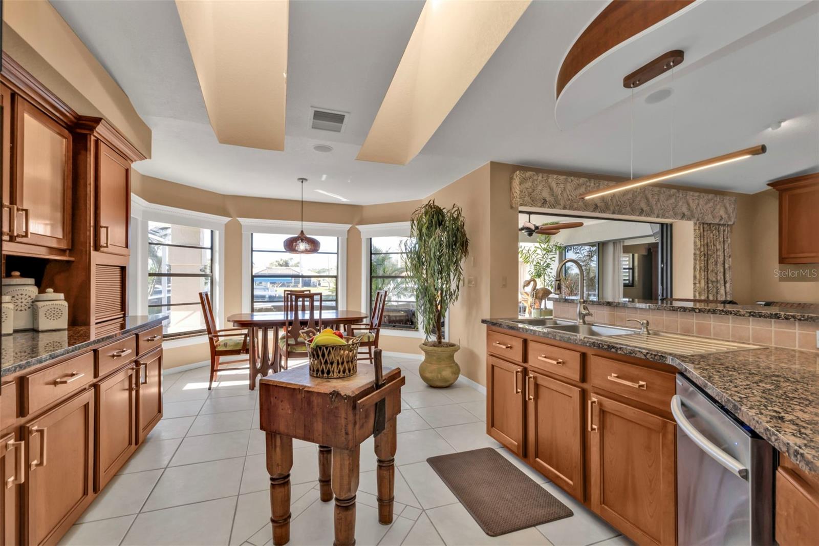 498 E TARPON BLVD NW, PORT CHARLOTTE, FL, 33952