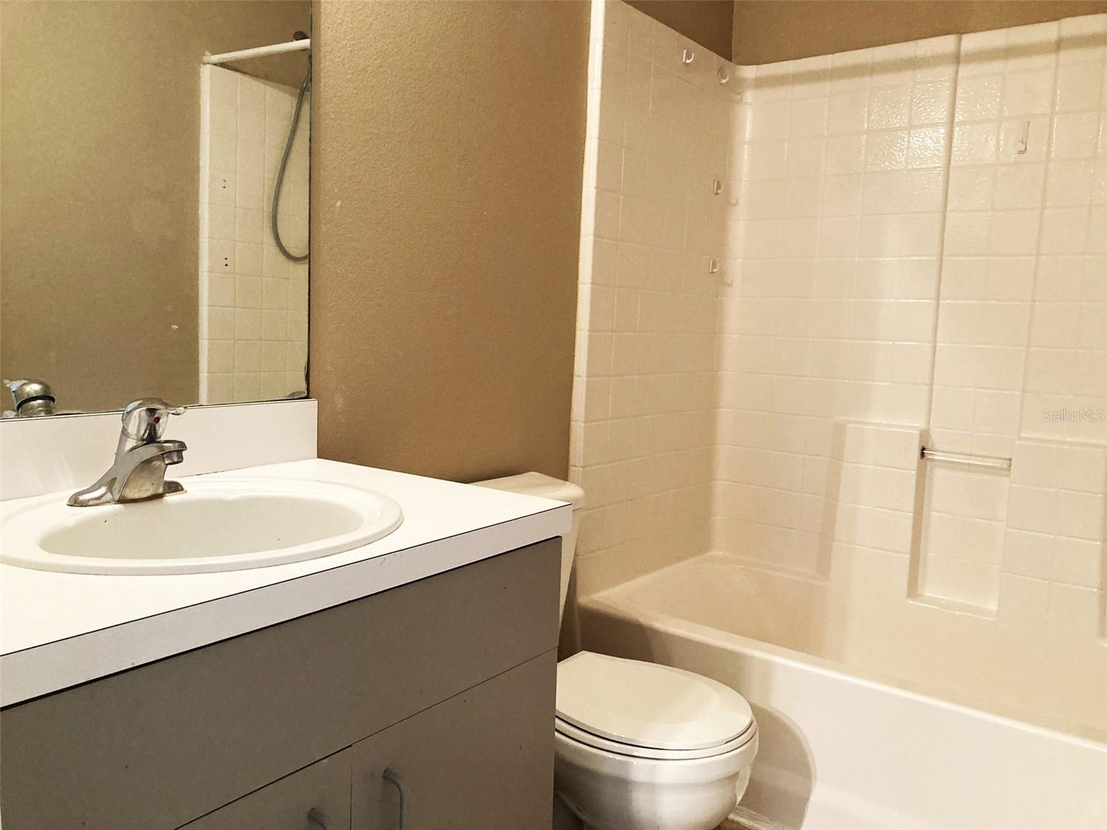 56 LA MANCHA DR, PALM COAST, FL, 32137