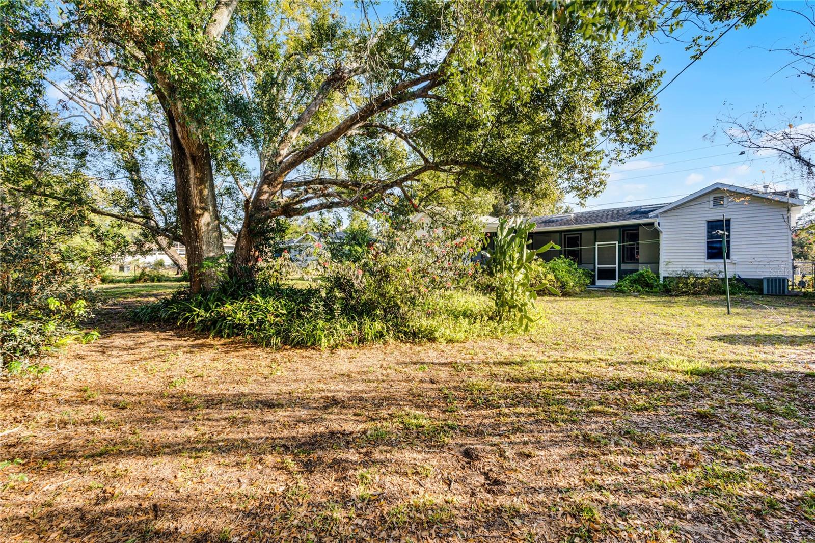 208 S MAIN AVE, MINNEOLA, FL, 34715