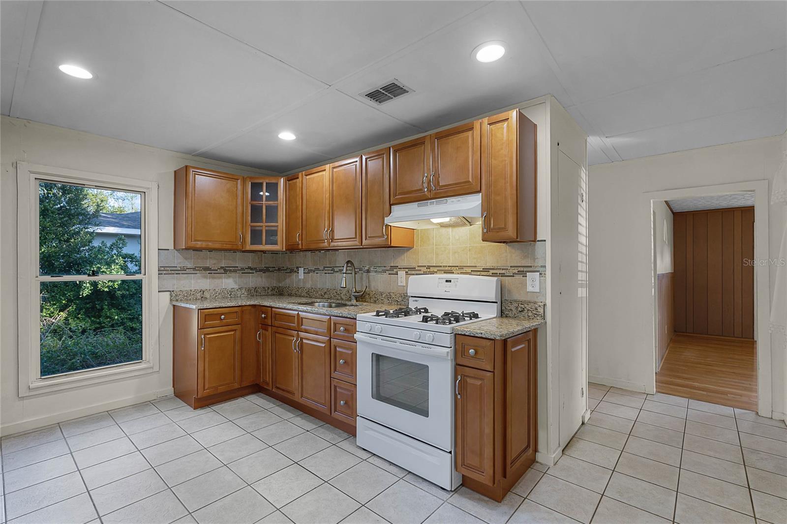 208 S MAIN AVE, MINNEOLA, FL, 34715