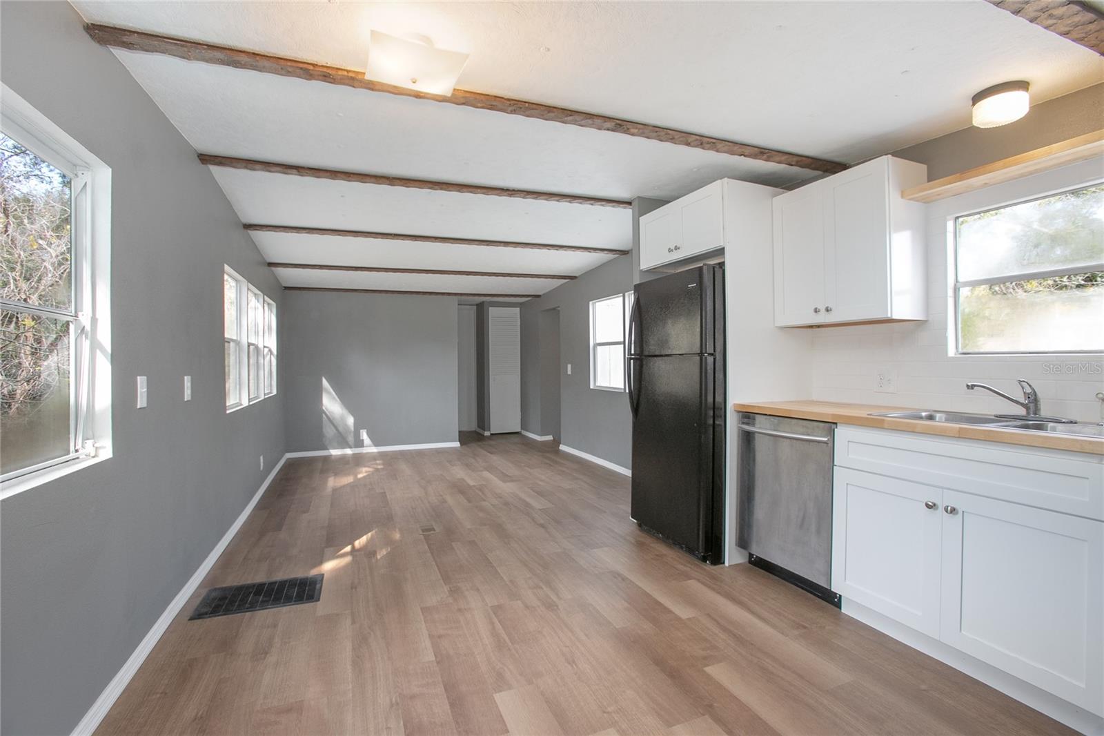 31602 HILLSIDE DR, DELAND, FL, 32720