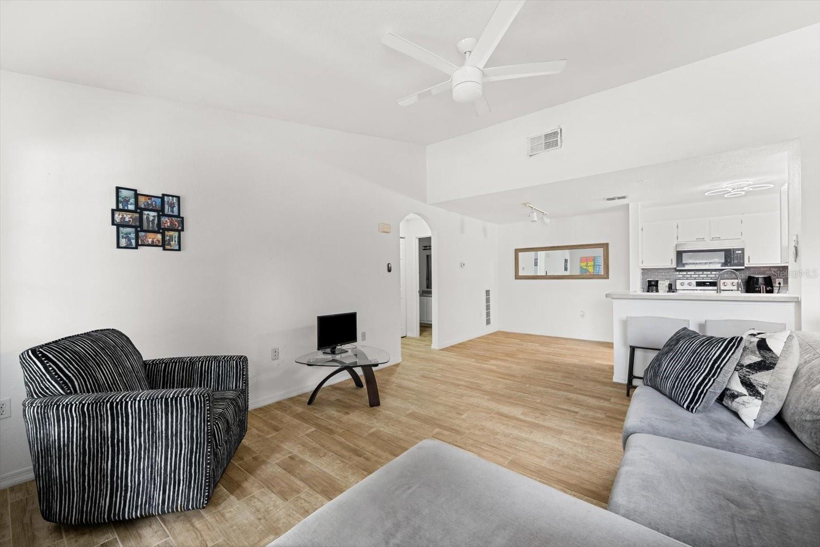 8933 MANOR LOOP #204, LAKEWOOD RANCH, FL, 34202