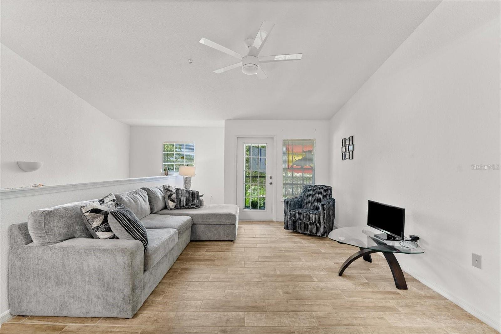 8933 MANOR LOOP #204, LAKEWOOD RANCH, FL, 34202