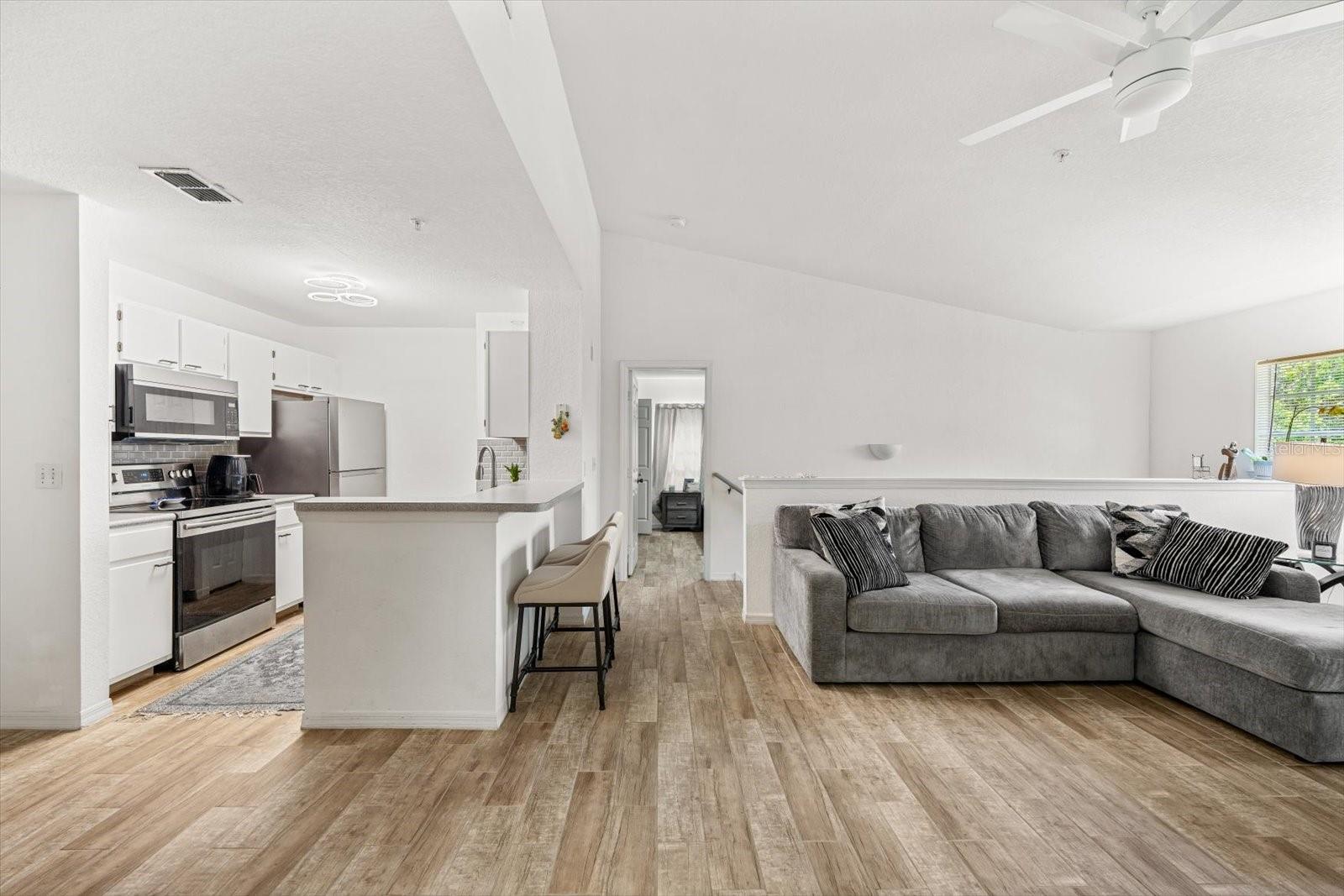 8933 MANOR LOOP #204, LAKEWOOD RANCH, FL, 34202