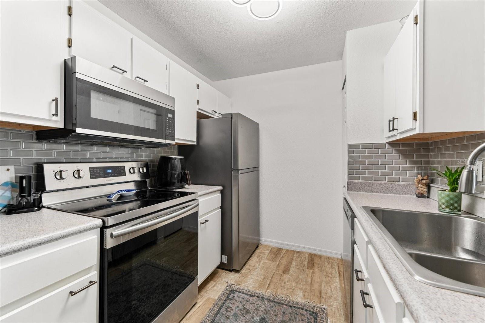 8933 MANOR LOOP #204, LAKEWOOD RANCH, FL, 34202