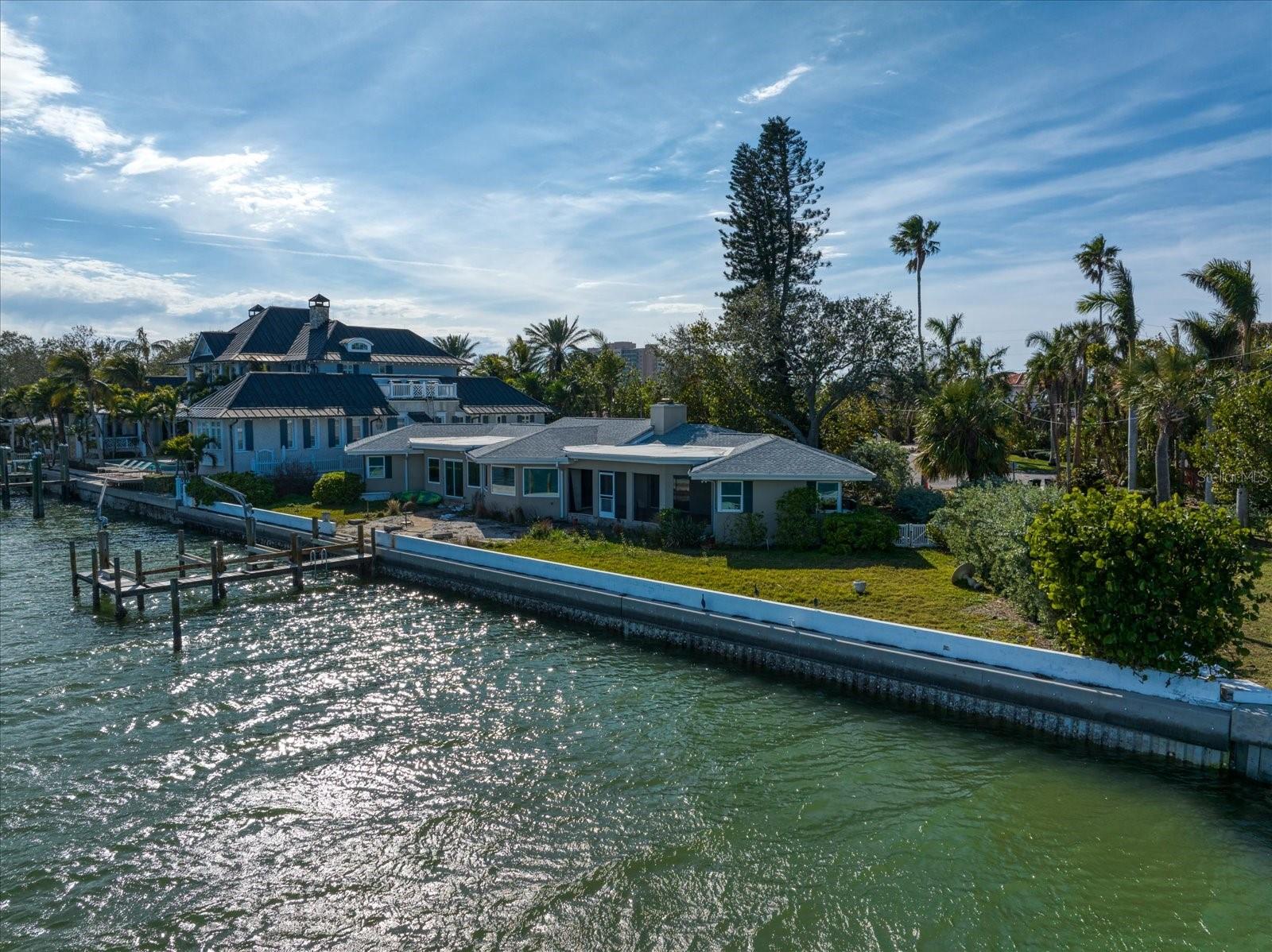 981 BAY ESPLANADE, CLEARWATER BEACH, FL, 33767