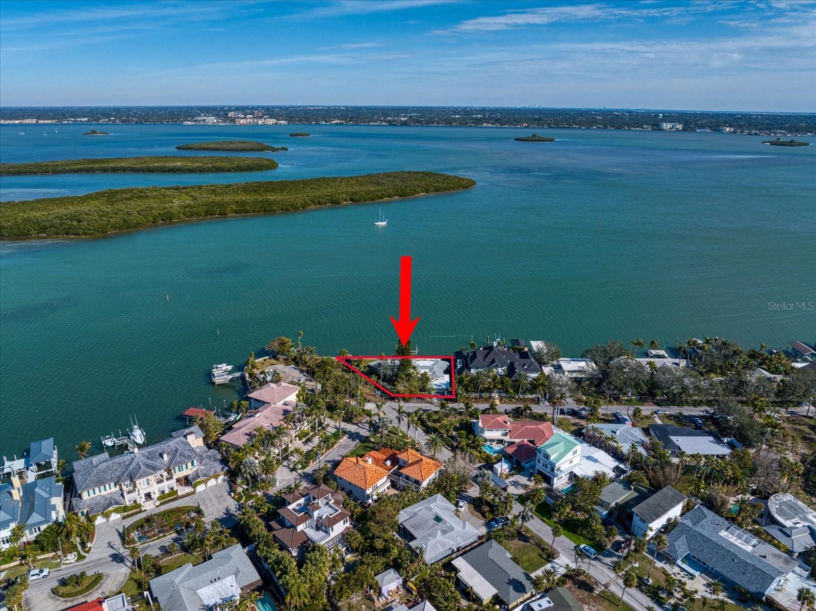 981 BAY ESPLANADE, CLEARWATER BEACH, FL, 33767