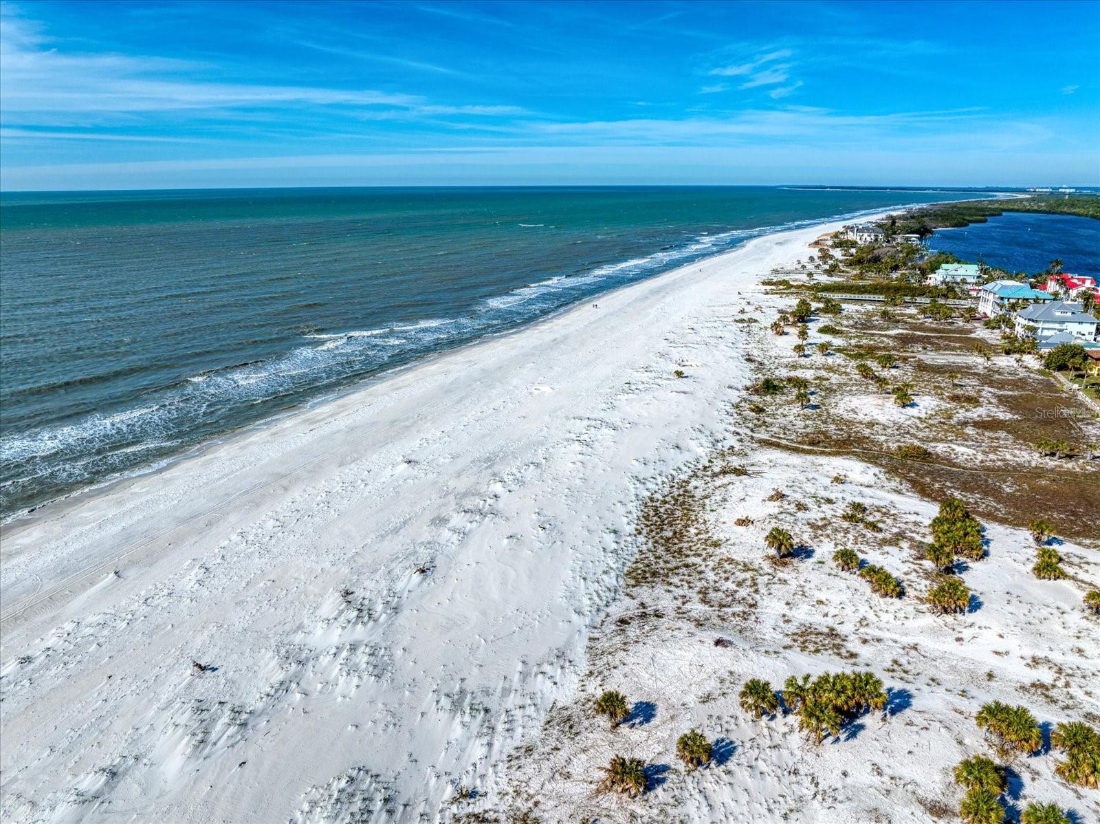 981 BAY ESPLANADE, CLEARWATER BEACH, FL, 33767