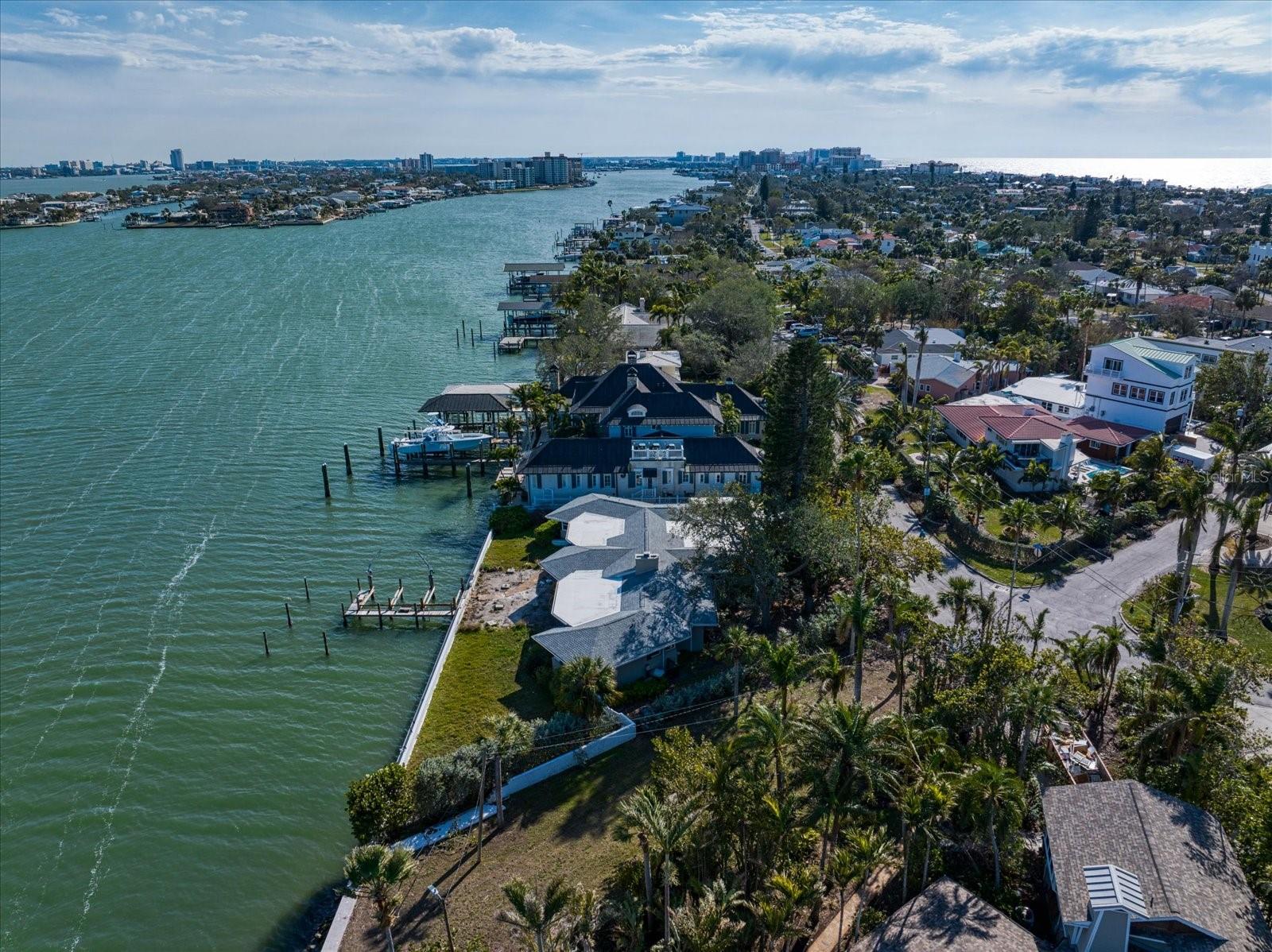 981 BAY ESPLANADE, CLEARWATER BEACH, FL, 33767