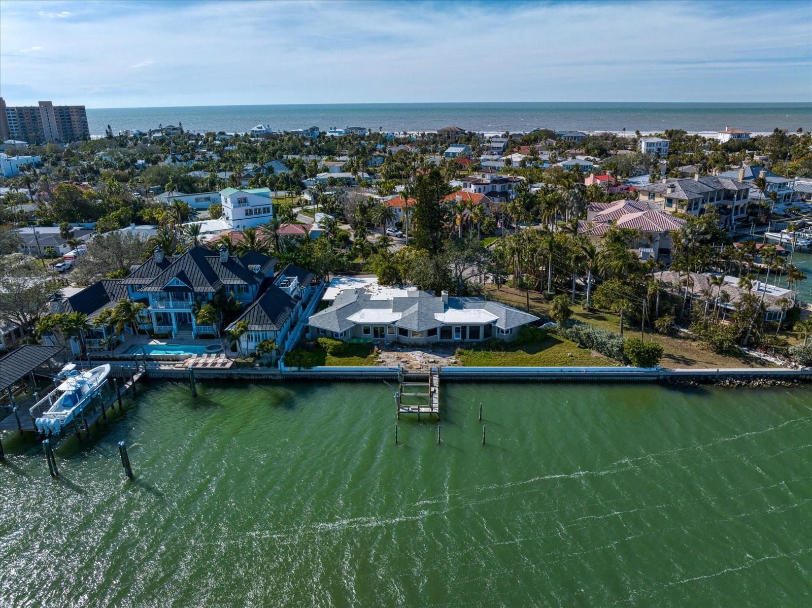 981 BAY ESPLANADE, CLEARWATER BEACH, FL, 33767