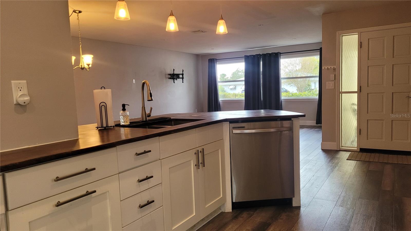 1907 CLEARVIEW LAKE DR, CLEARWATER, FL, 33755