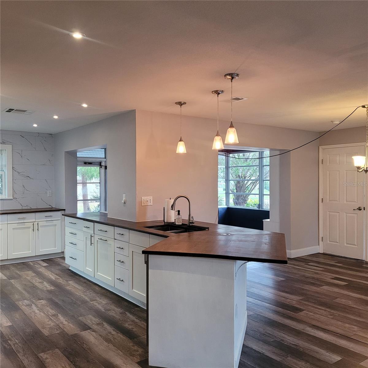 1907 CLEARVIEW LAKE DR, CLEARWATER, FL, 33755