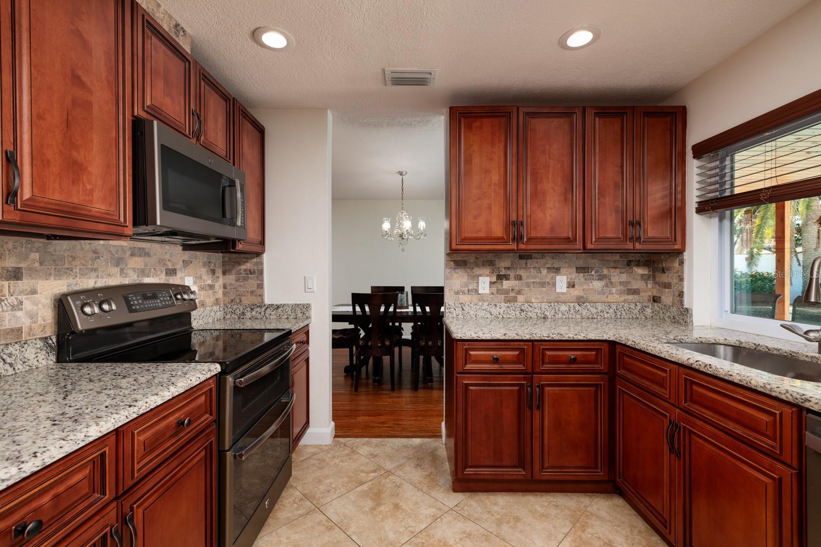 9372 121ST ST, SEMINOLE, FL, 33772