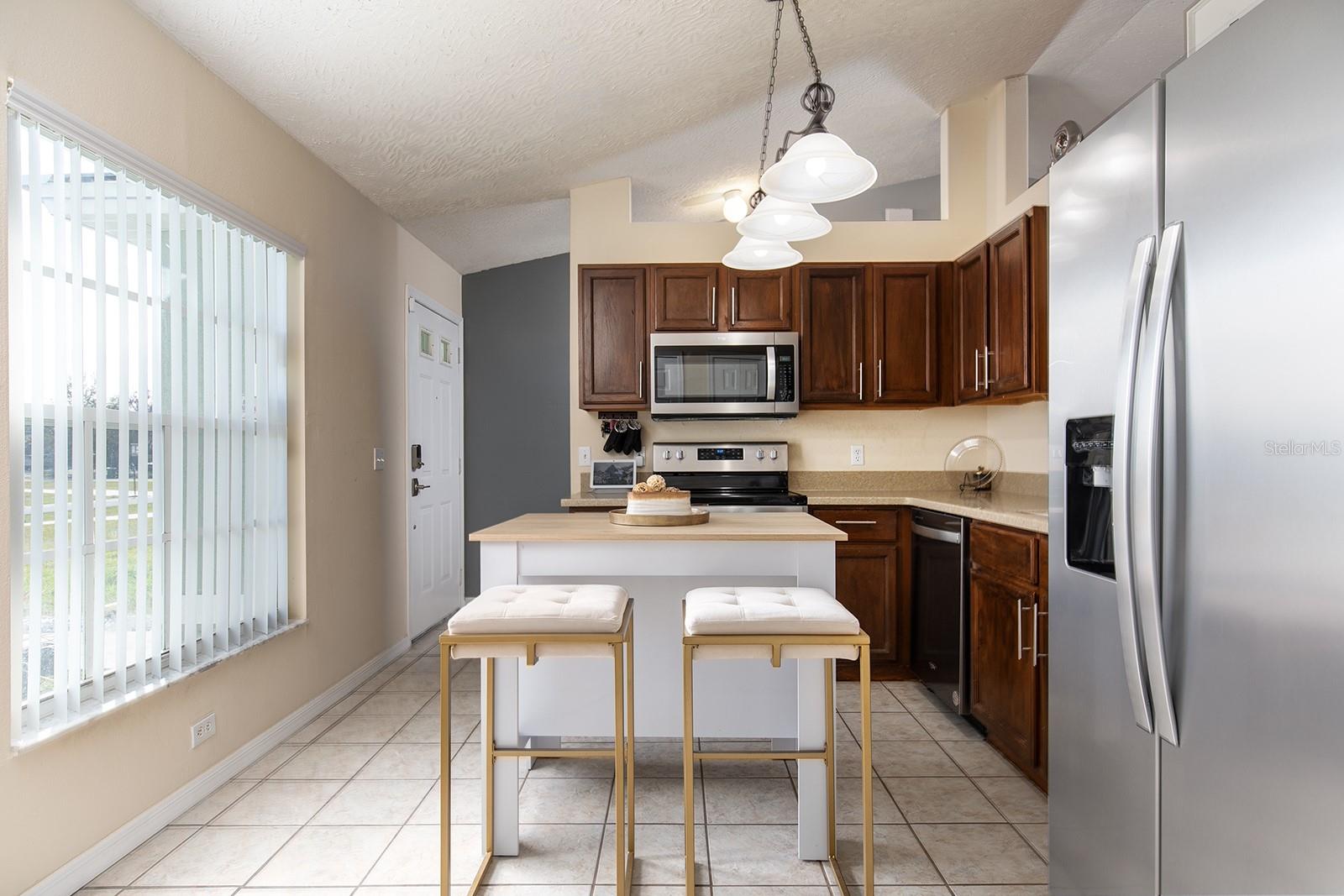 652 MOUNTAIN WAY AVE, DELTONA, FL, 32738