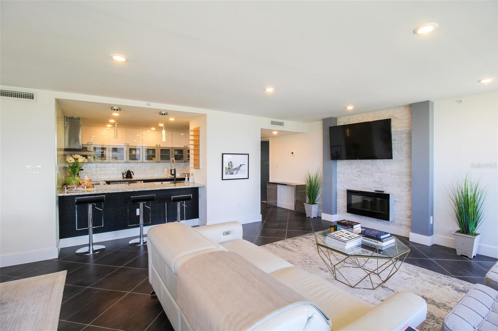 11 SUNSET DR #304, SARASOTA, FL, 34236