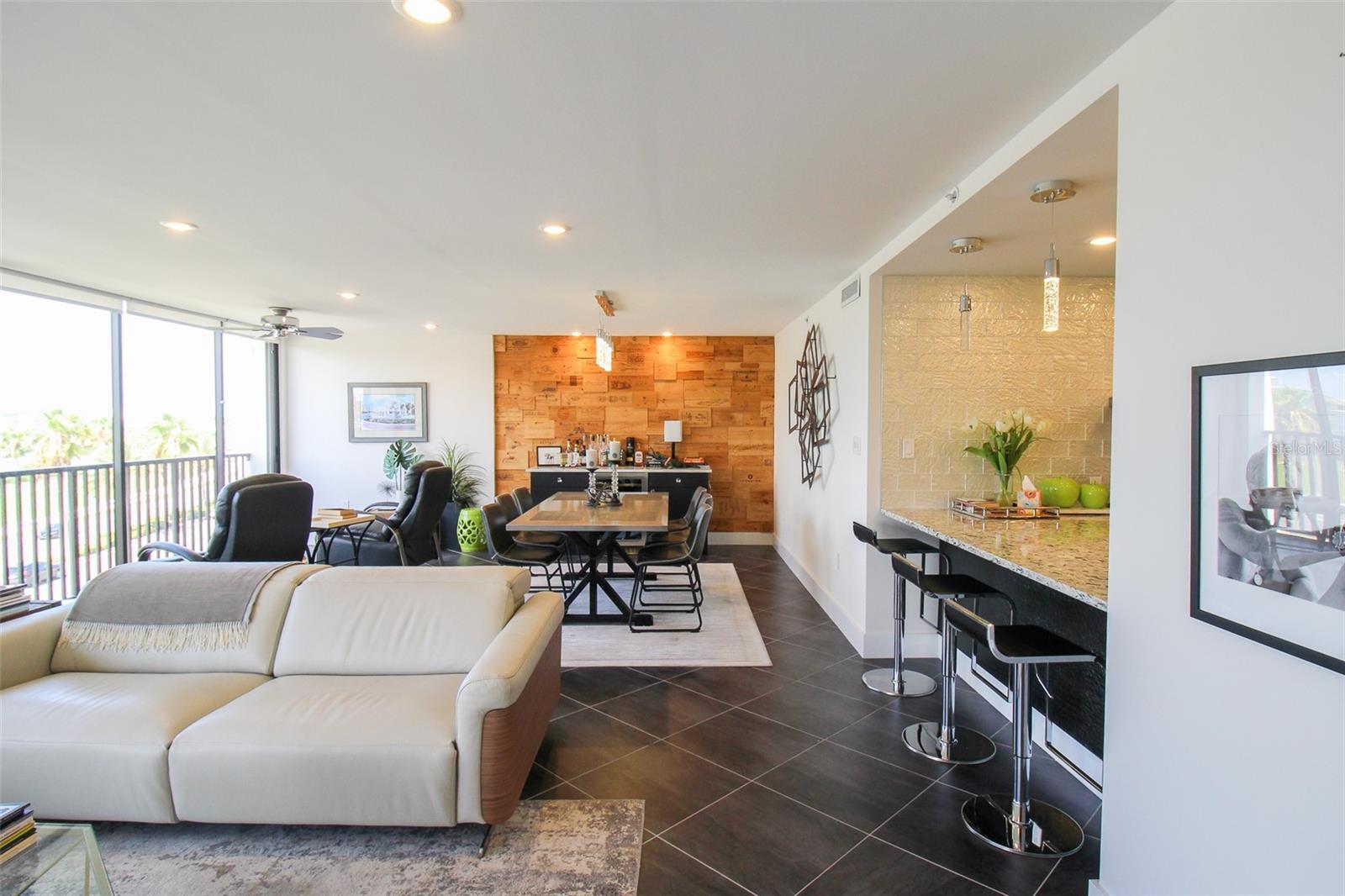 11 SUNSET DR #304, SARASOTA, FL, 34236