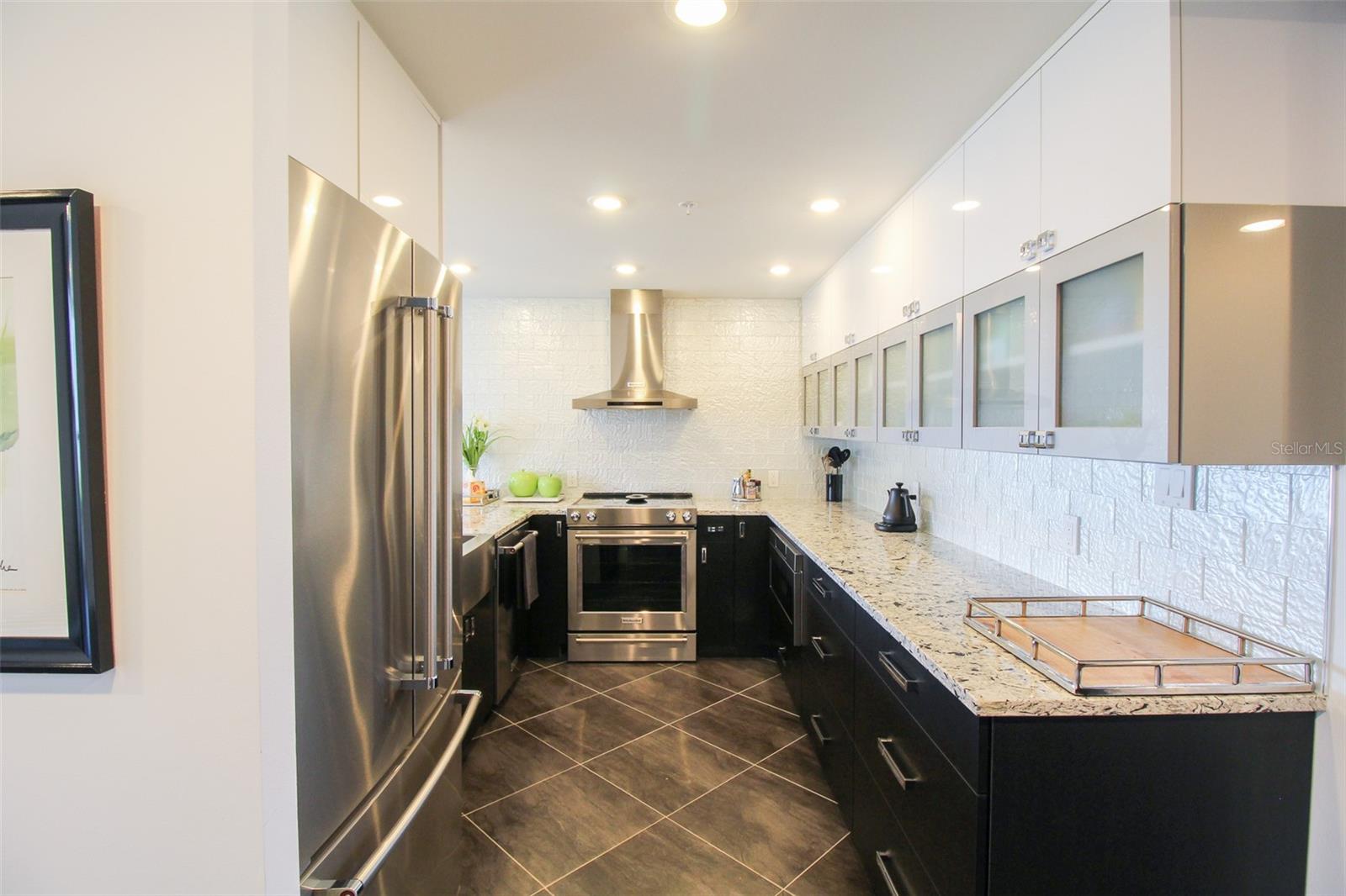 11 SUNSET DR #304, SARASOTA, FL, 34236