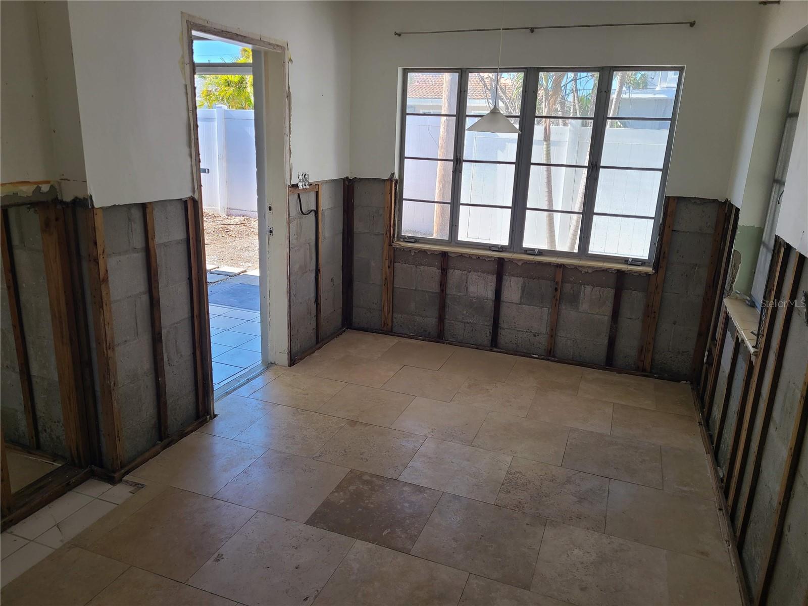 812 BOHENIA CIR N, CLEARWATER BEACH, FL, 33767