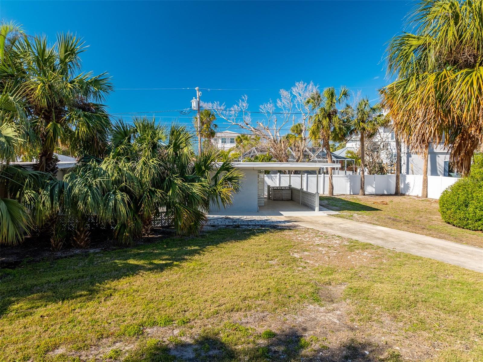 812 BOHENIA CIR N, CLEARWATER BEACH, FL, 33767