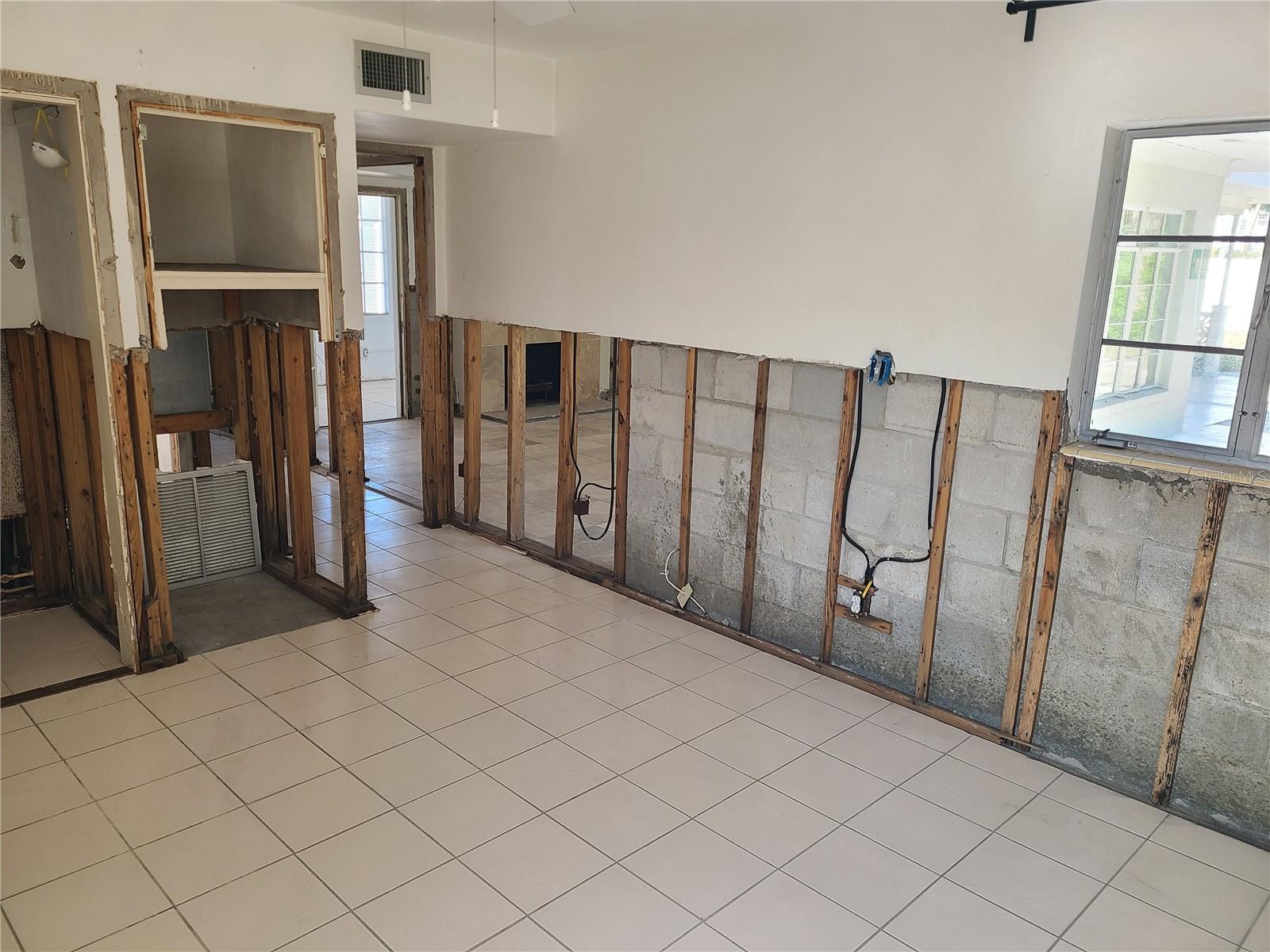 812 BOHENIA CIR N, CLEARWATER BEACH, FL, 33767