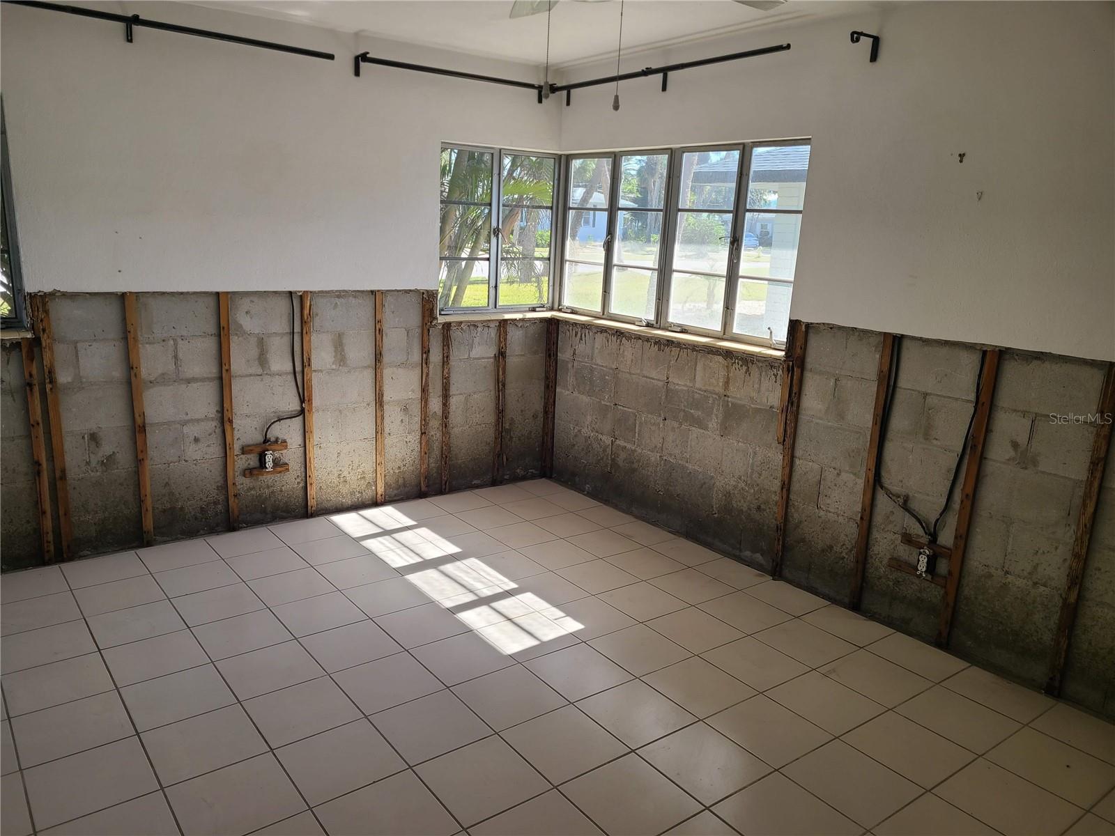 812 BOHENIA CIR N, CLEARWATER BEACH, FL, 33767