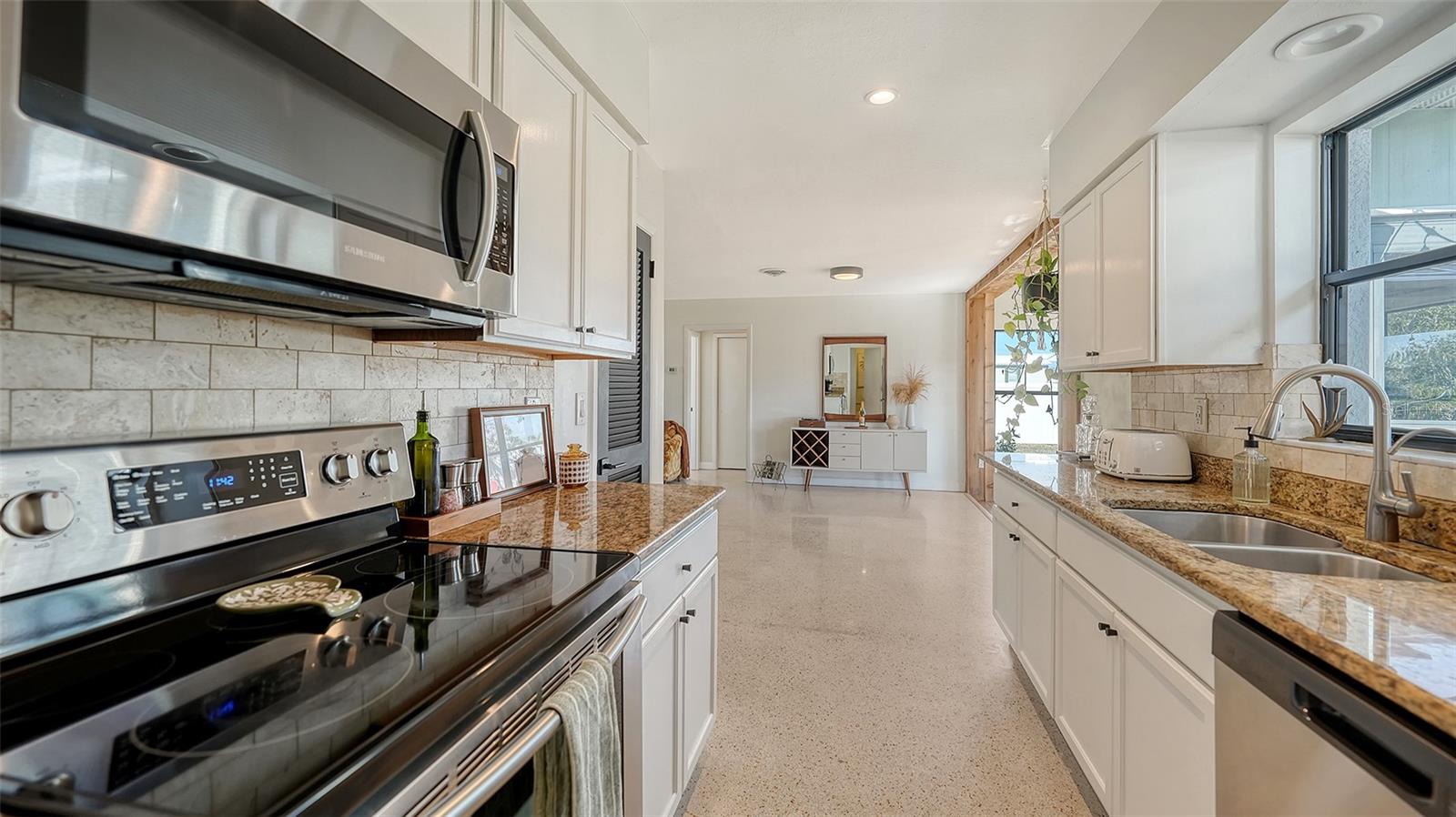 603 BARNES PKWY, NOKOMIS, FL, 34275