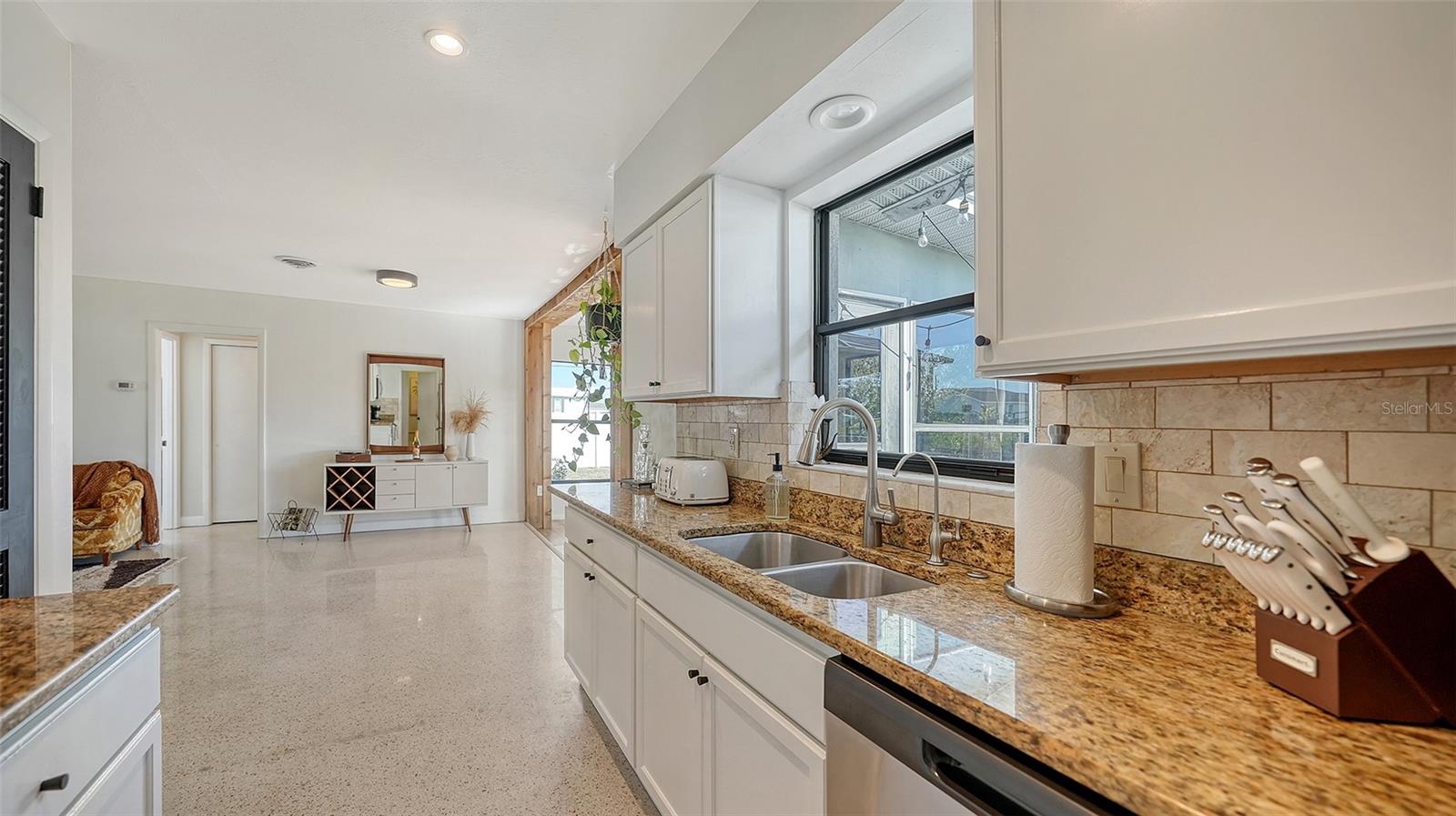 603 BARNES PKWY, NOKOMIS, FL, 34275