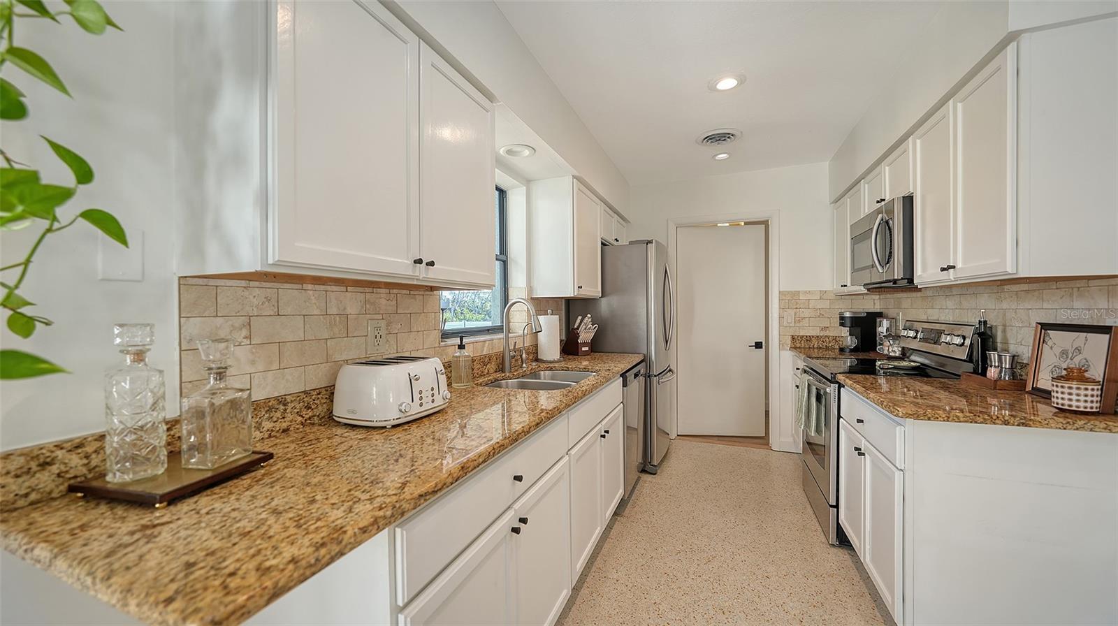 603 BARNES PKWY, NOKOMIS, FL, 34275