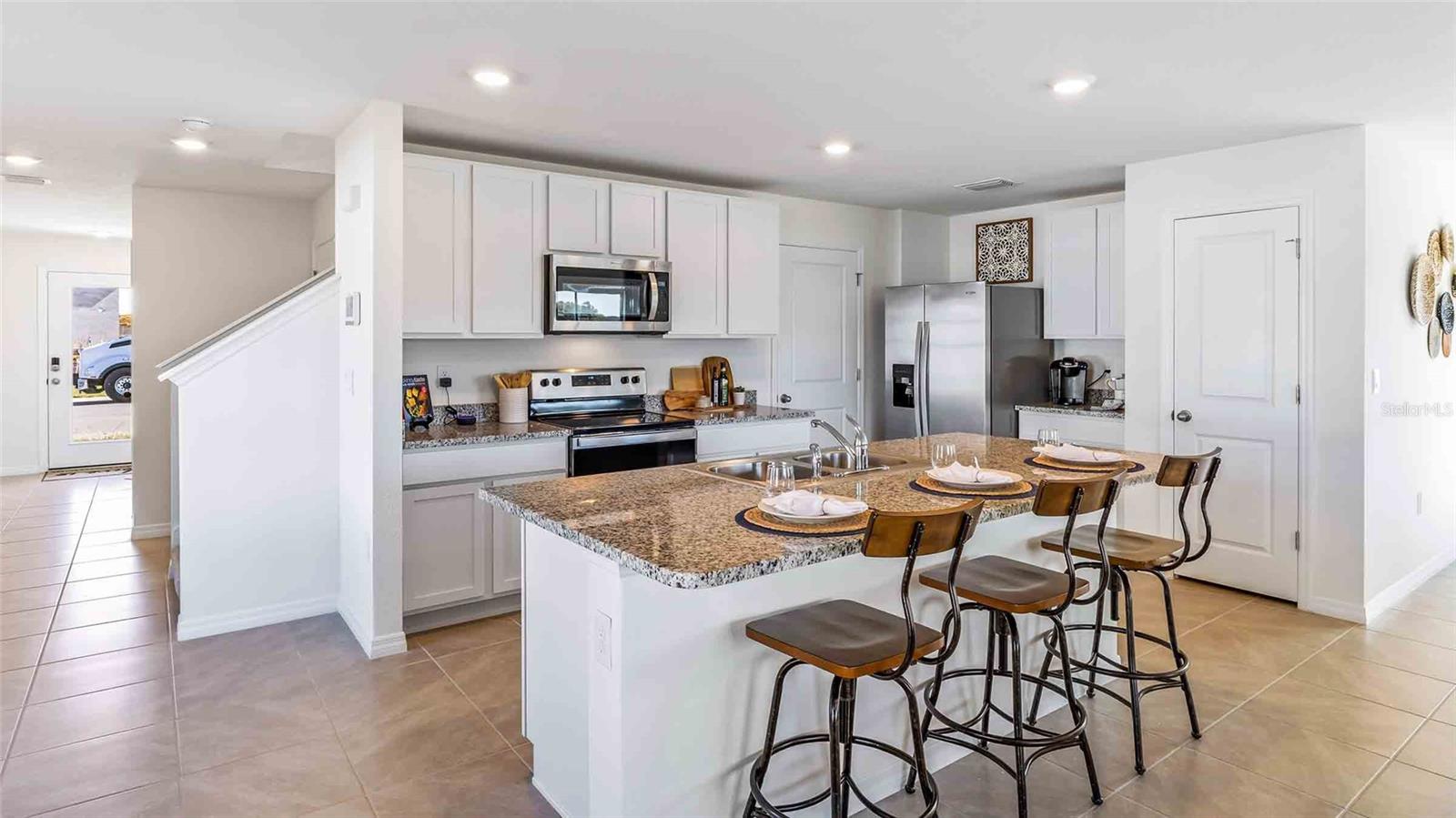 6987 BROAD RIVER AVE, LAND O LAKES, FL, 34638