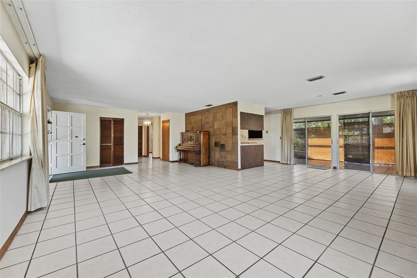 3120 PINE TREE DR, EDGEWATER, FL, 32141