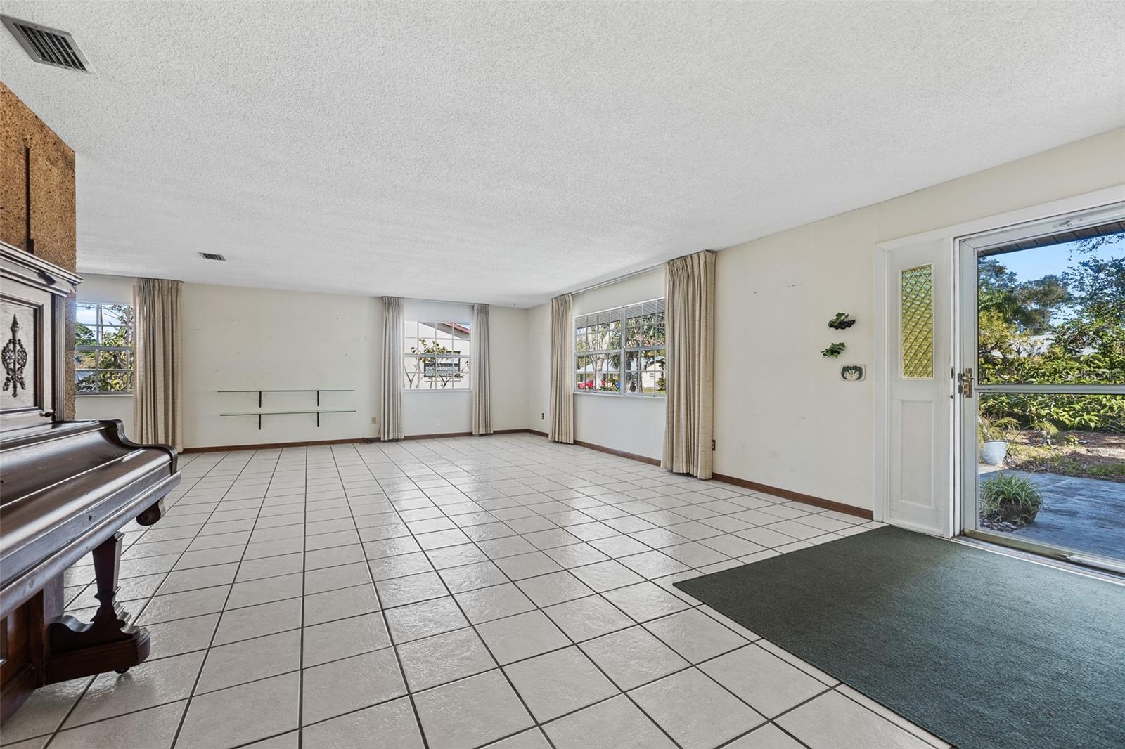 3120 PINE TREE DR, EDGEWATER, FL, 32141