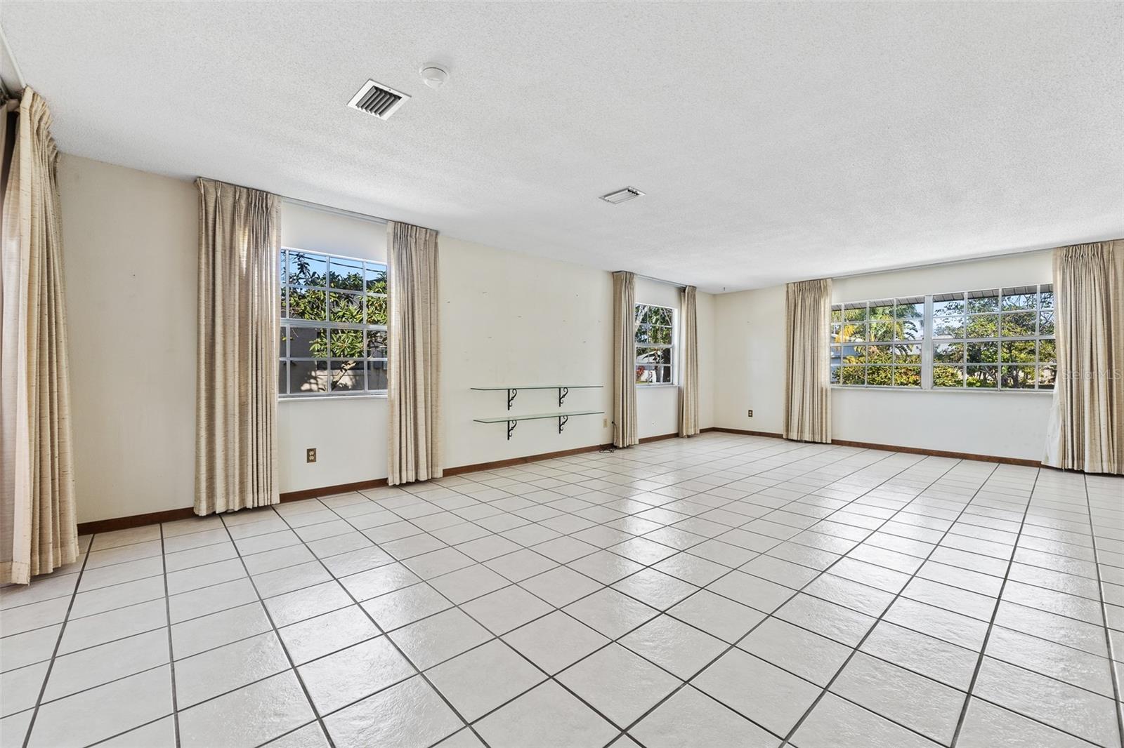 3120 PINE TREE DR, EDGEWATER, FL, 32141