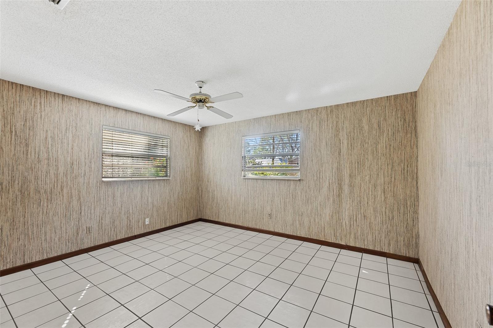 3120 PINE TREE DR, EDGEWATER, FL, 32141