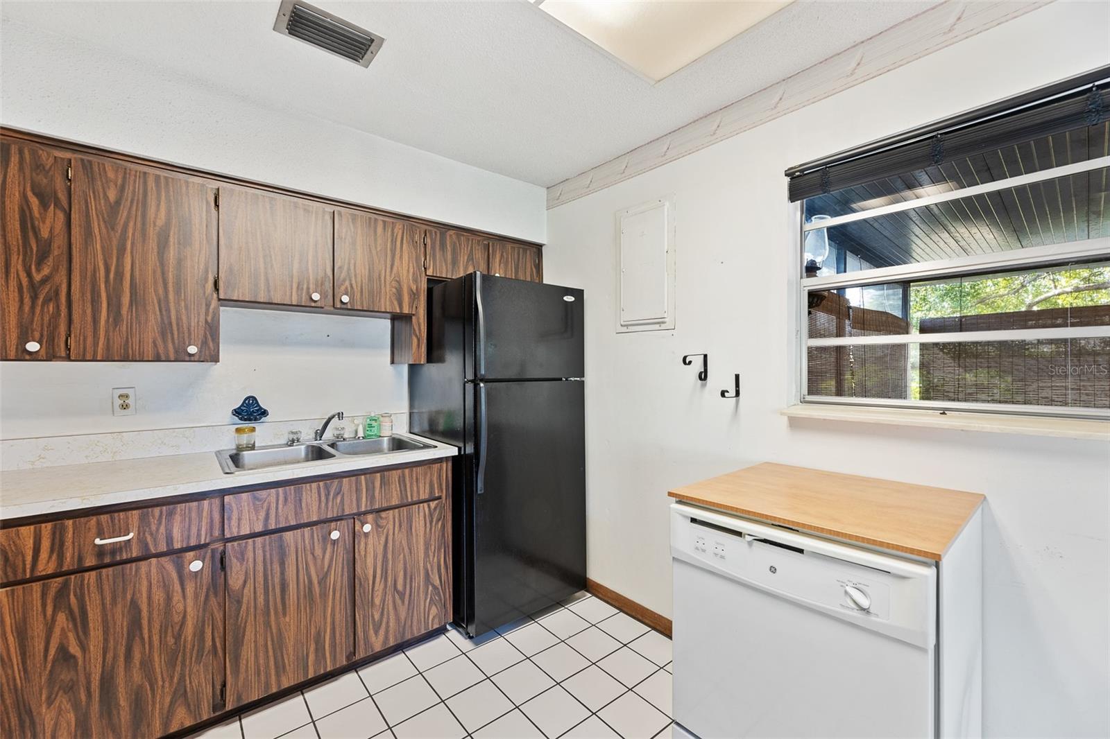 3120 PINE TREE DR, EDGEWATER, FL, 32141