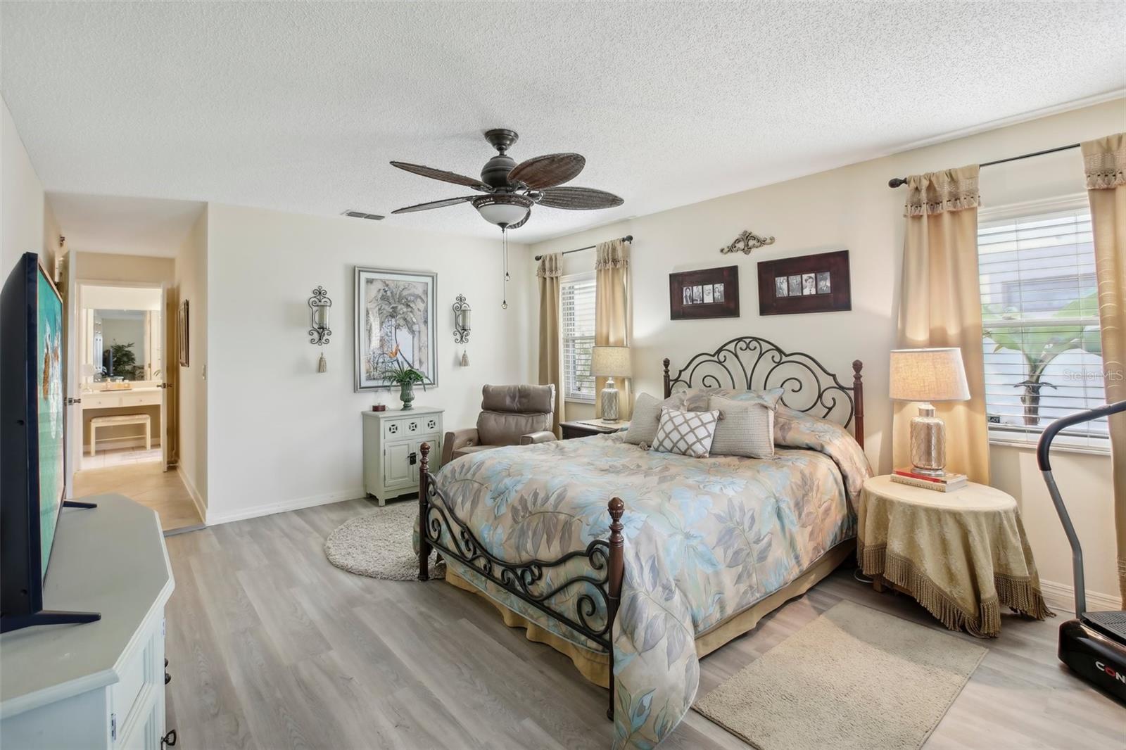 1928 E VIEW DR, SUN CITY CENTER, FL, 33573