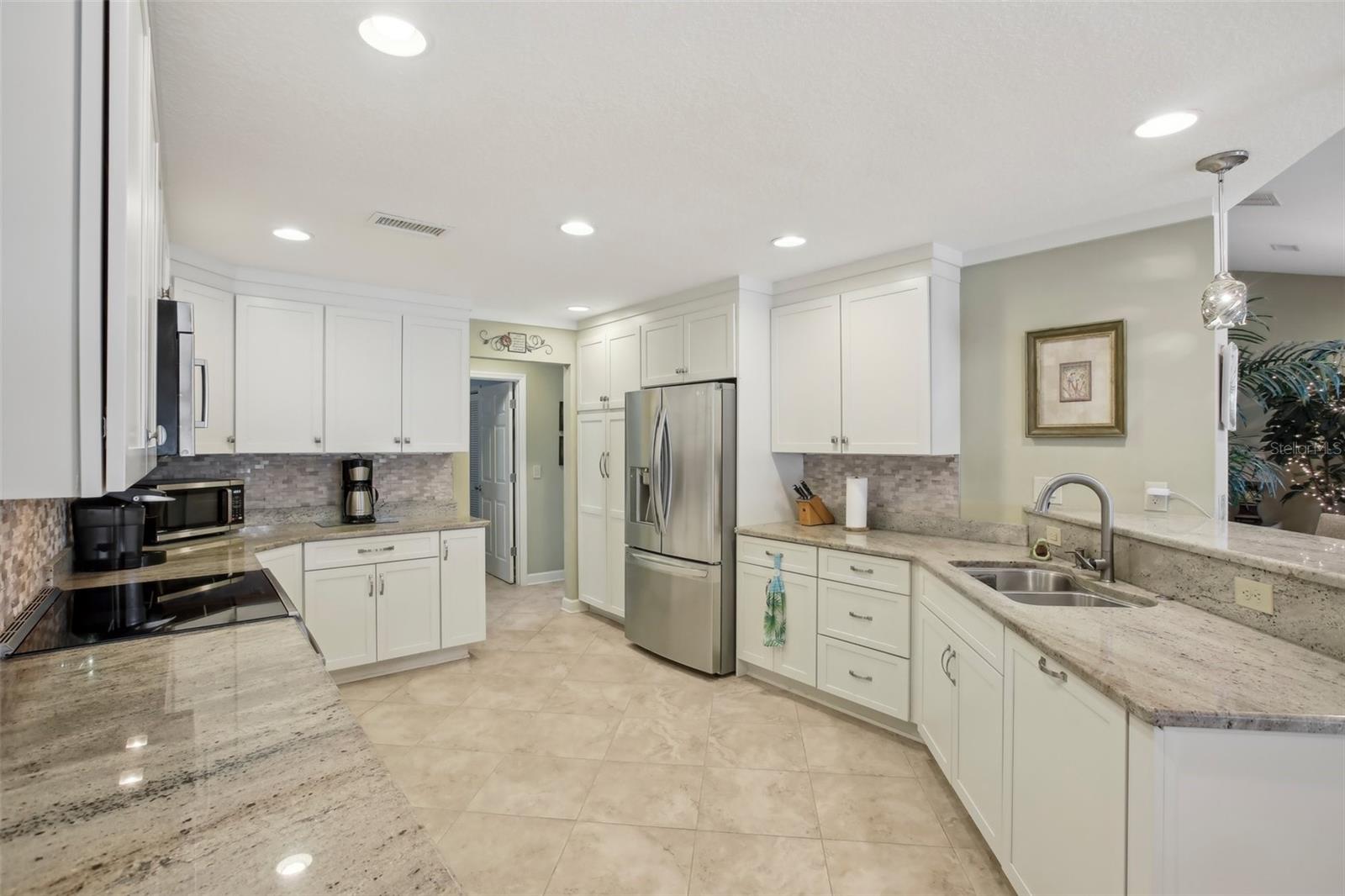 1928 E VIEW DR, SUN CITY CENTER, FL, 33573