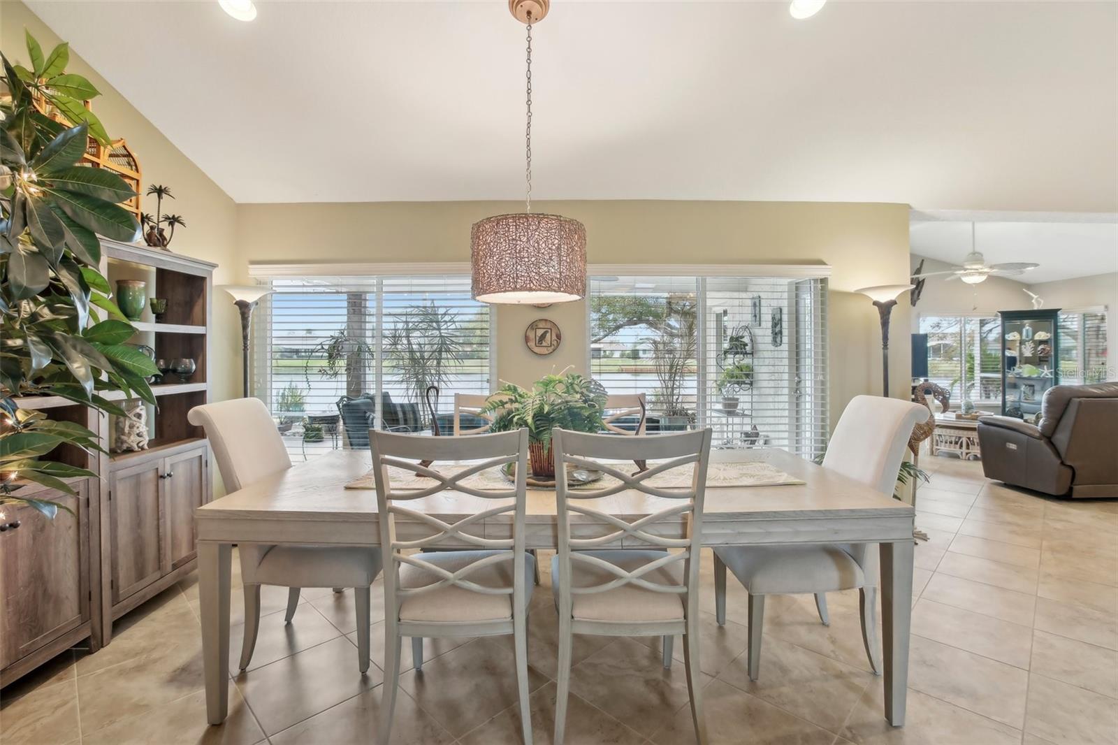1928 E VIEW DR, SUN CITY CENTER, FL, 33573