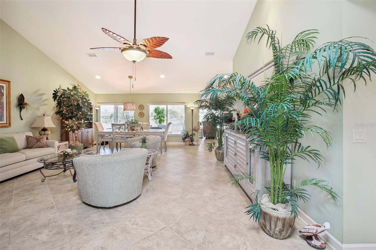 1928 E VIEW DR, SUN CITY CENTER, FL, 33573