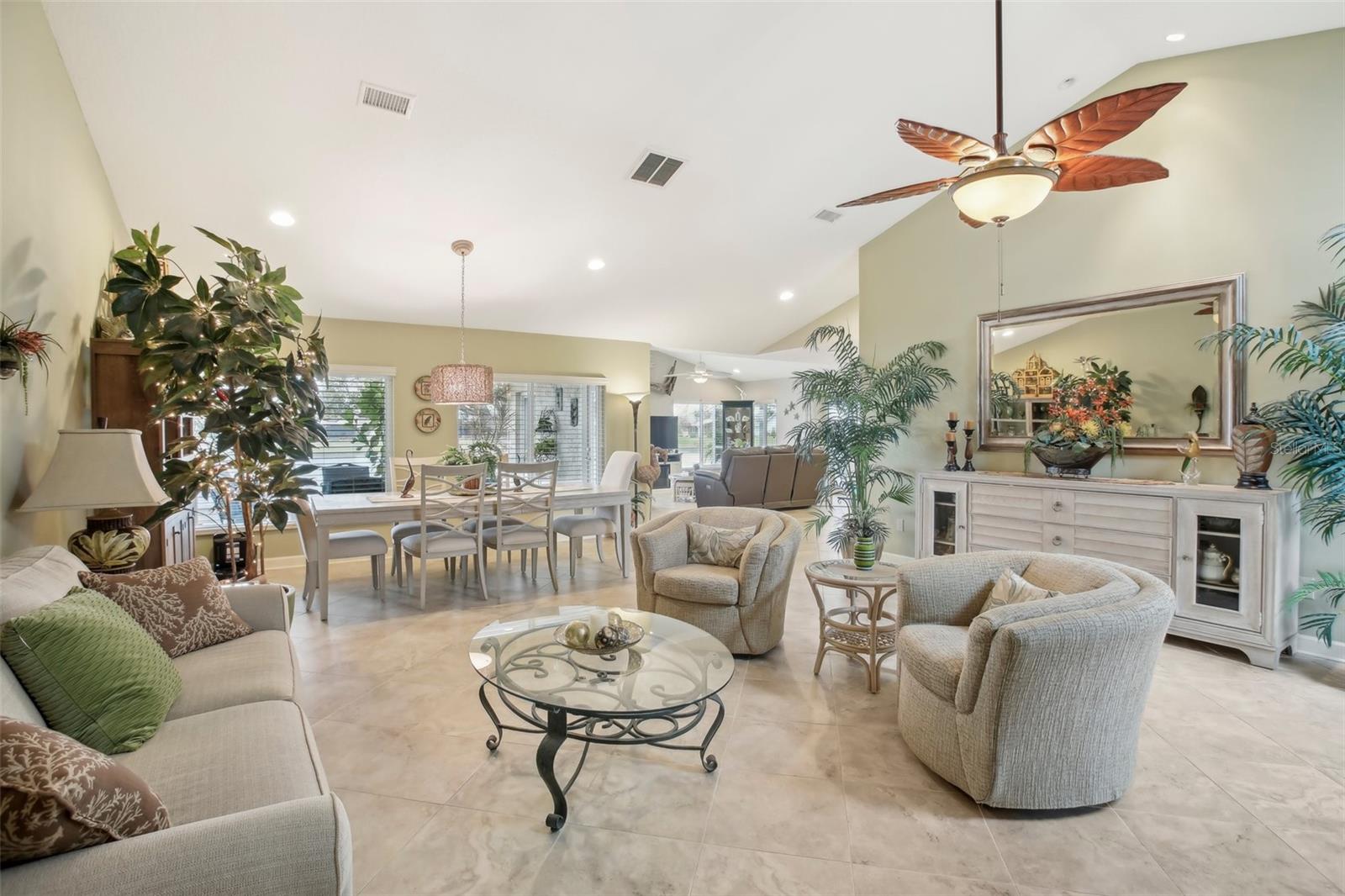 1928 E VIEW DR, SUN CITY CENTER, FL, 33573