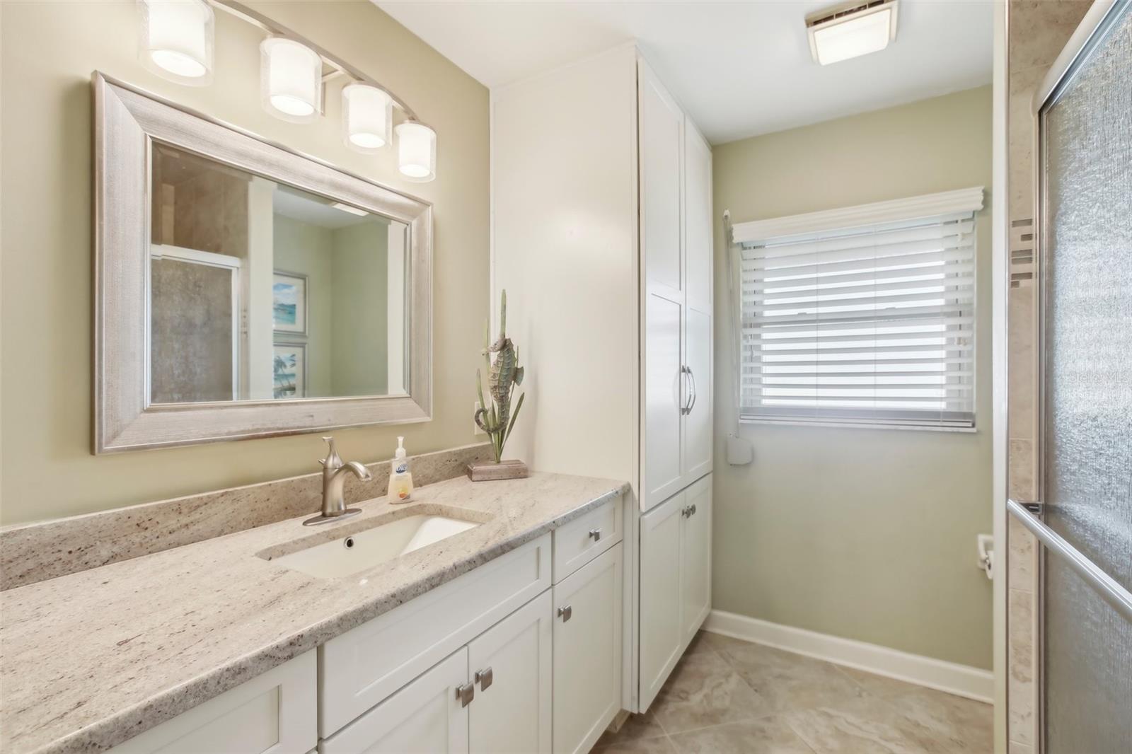 1928 E VIEW DR, SUN CITY CENTER, FL, 33573