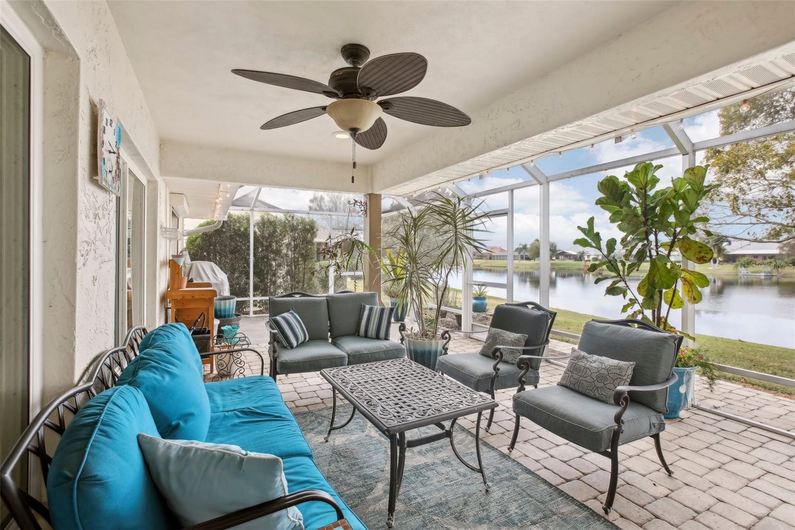 1928 E VIEW DR, SUN CITY CENTER, FL, 33573