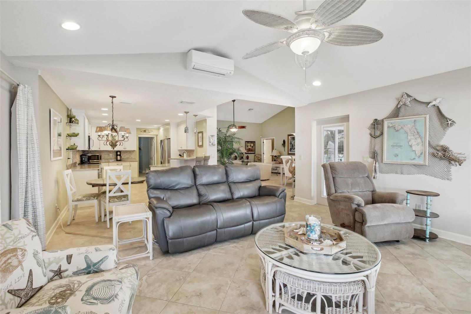 1928 E VIEW DR, SUN CITY CENTER, FL, 33573
