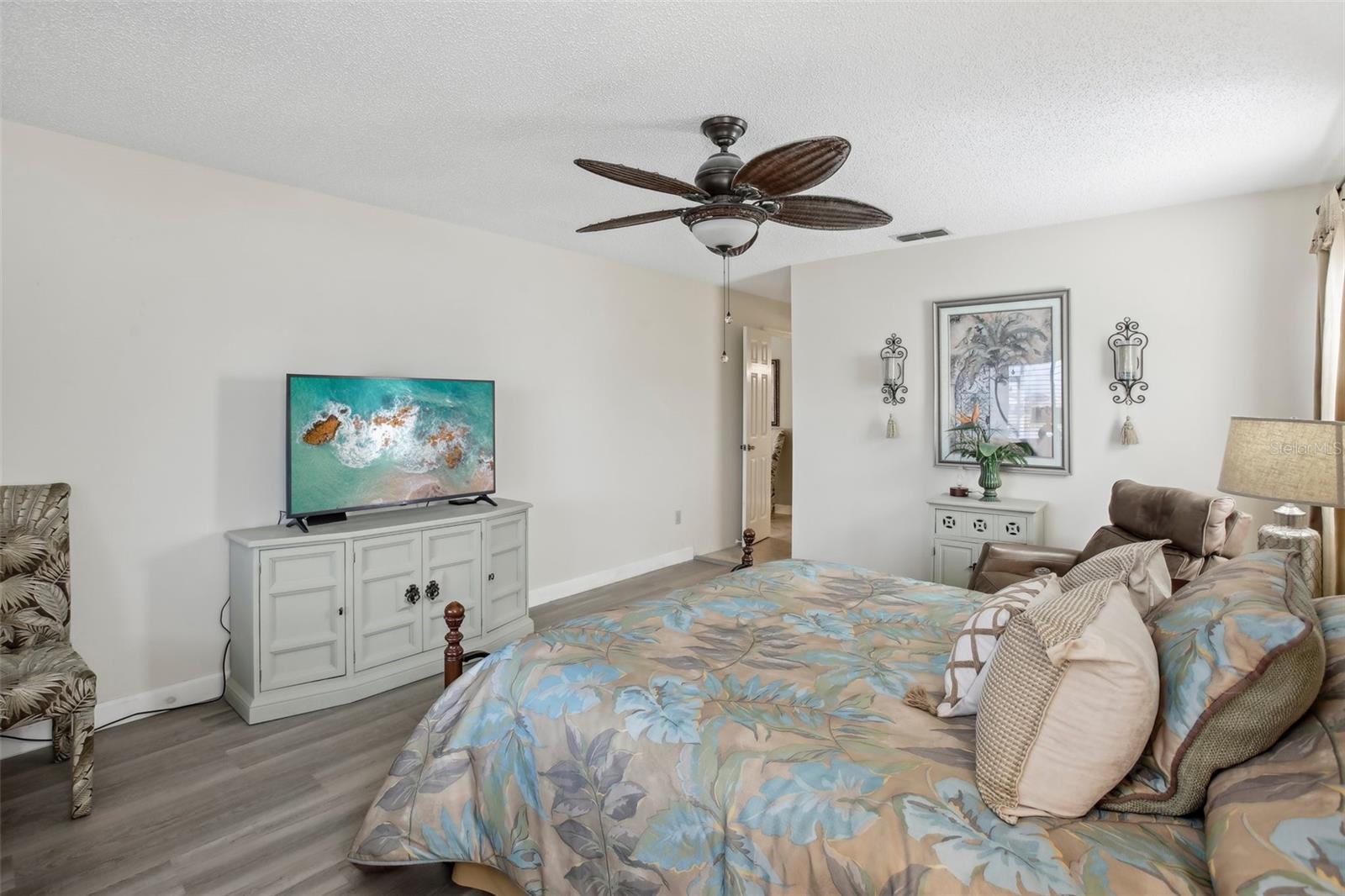 1928 E VIEW DR, SUN CITY CENTER, FL, 33573