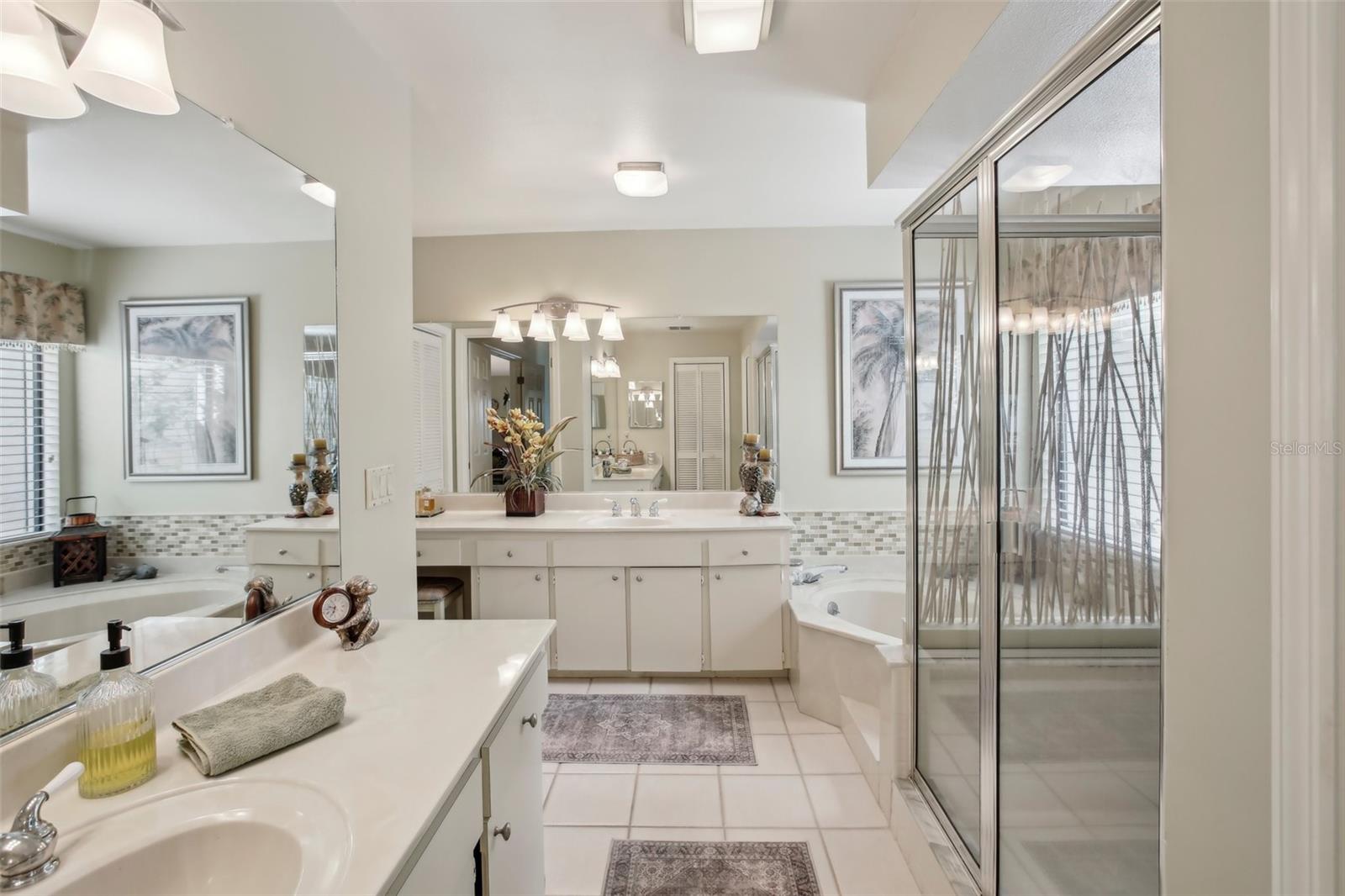 1928 E VIEW DR, SUN CITY CENTER, FL, 33573