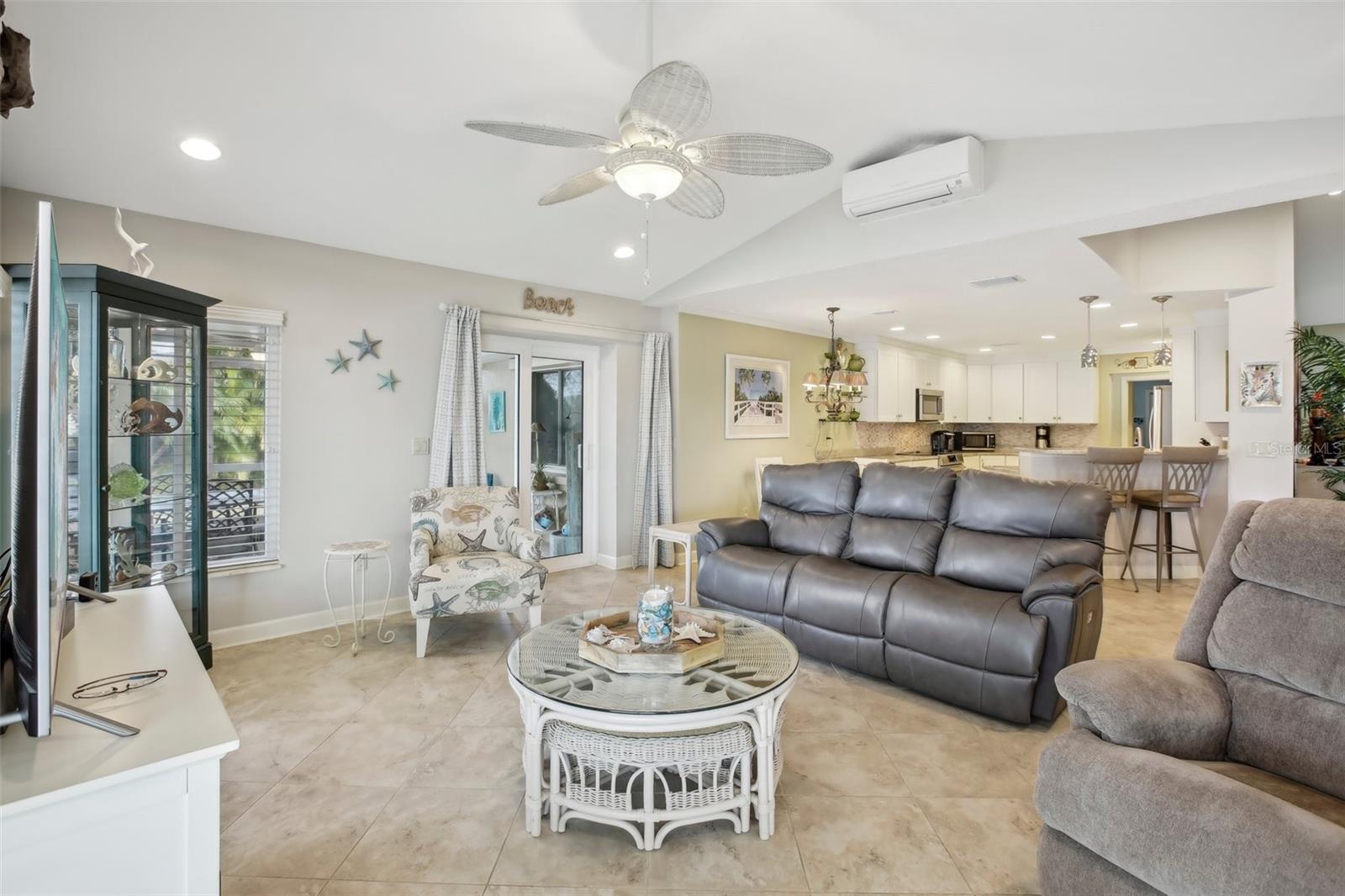 1928 E VIEW DR, SUN CITY CENTER, FL, 33573