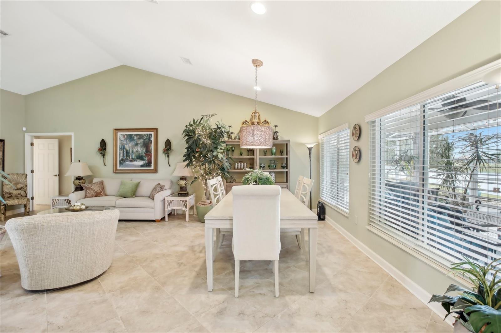1928 E VIEW DR, SUN CITY CENTER, FL, 33573