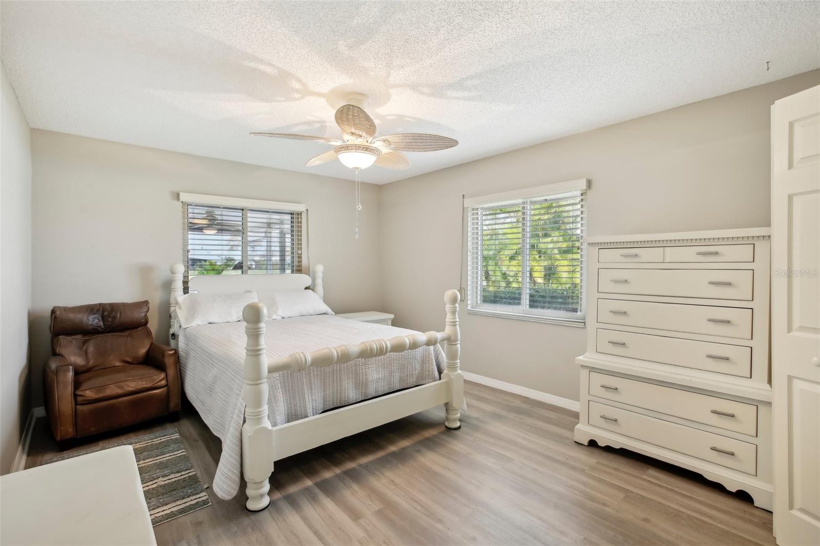 1928 E VIEW DR, SUN CITY CENTER, FL, 33573