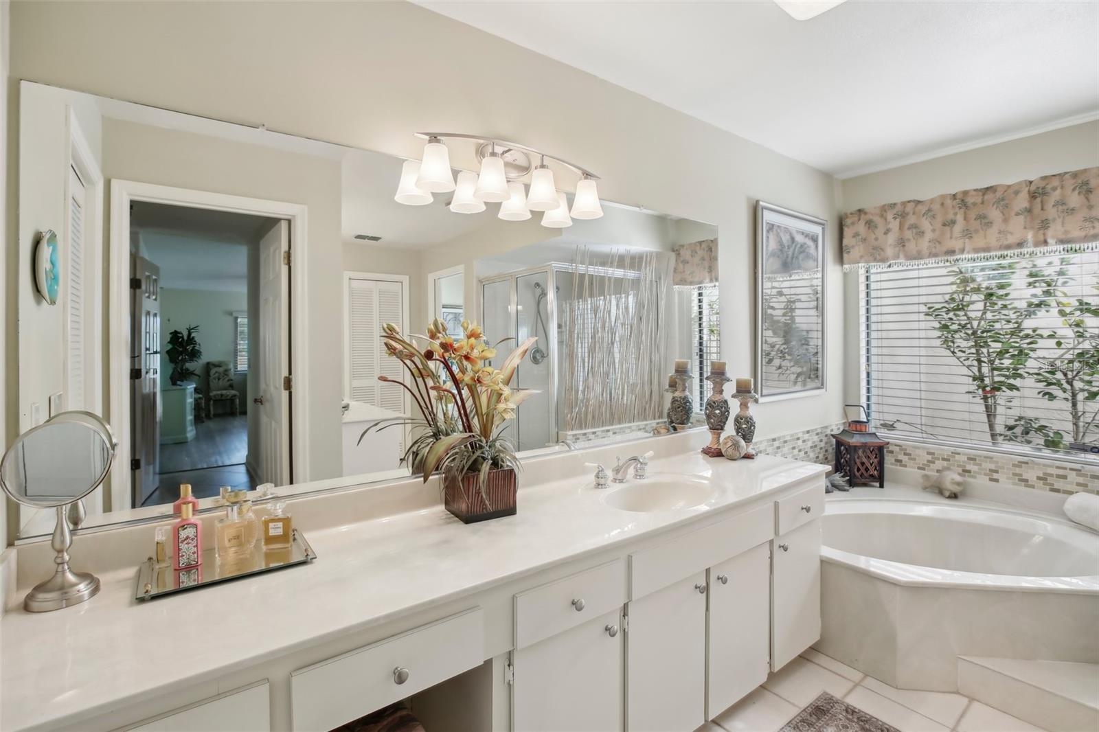 1928 E VIEW DR, SUN CITY CENTER, FL, 33573